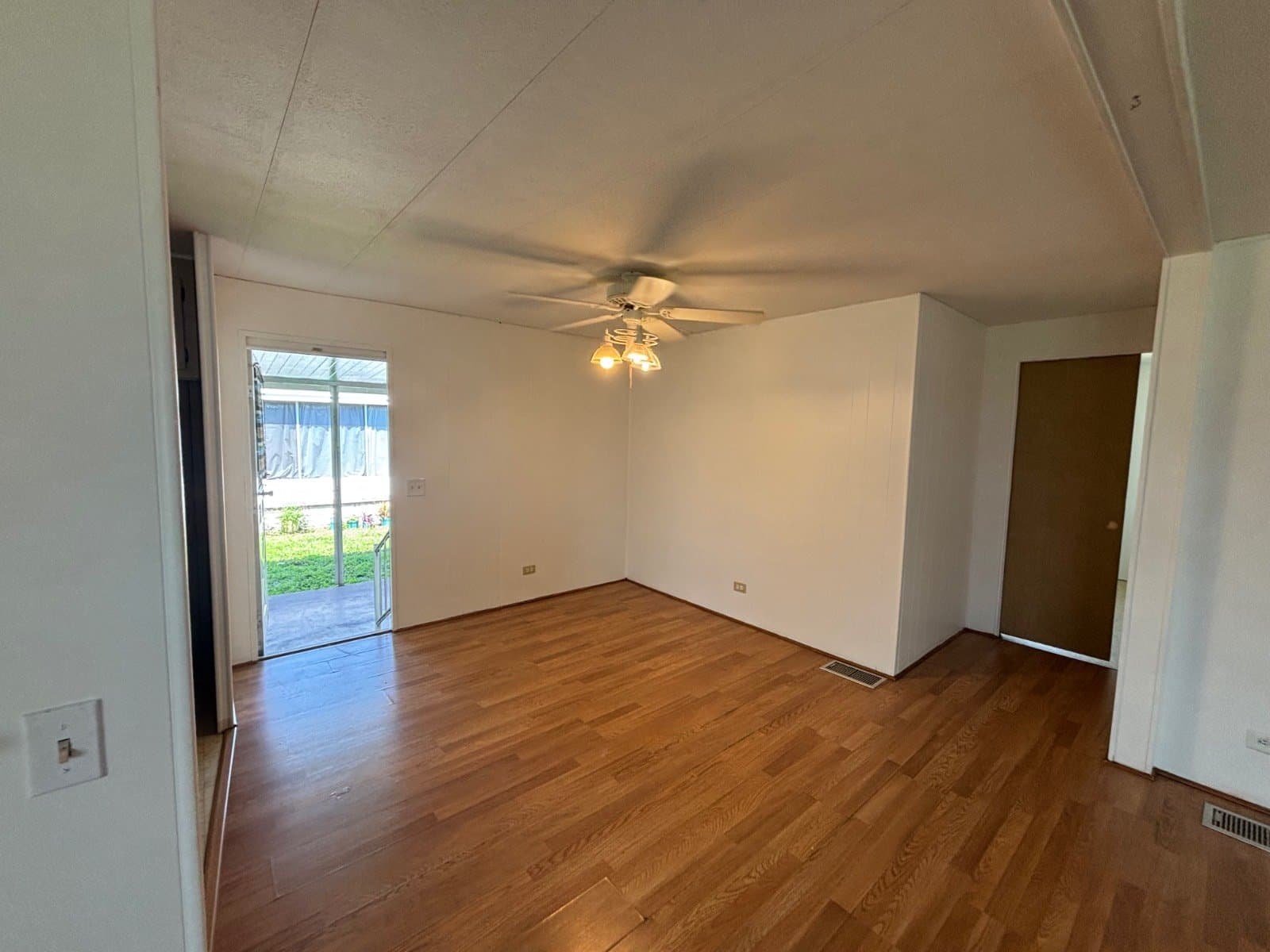 Largo House: 7001 142nd Ave