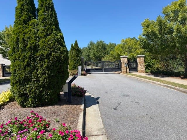 Alpharetta House: 570 Turlington Place