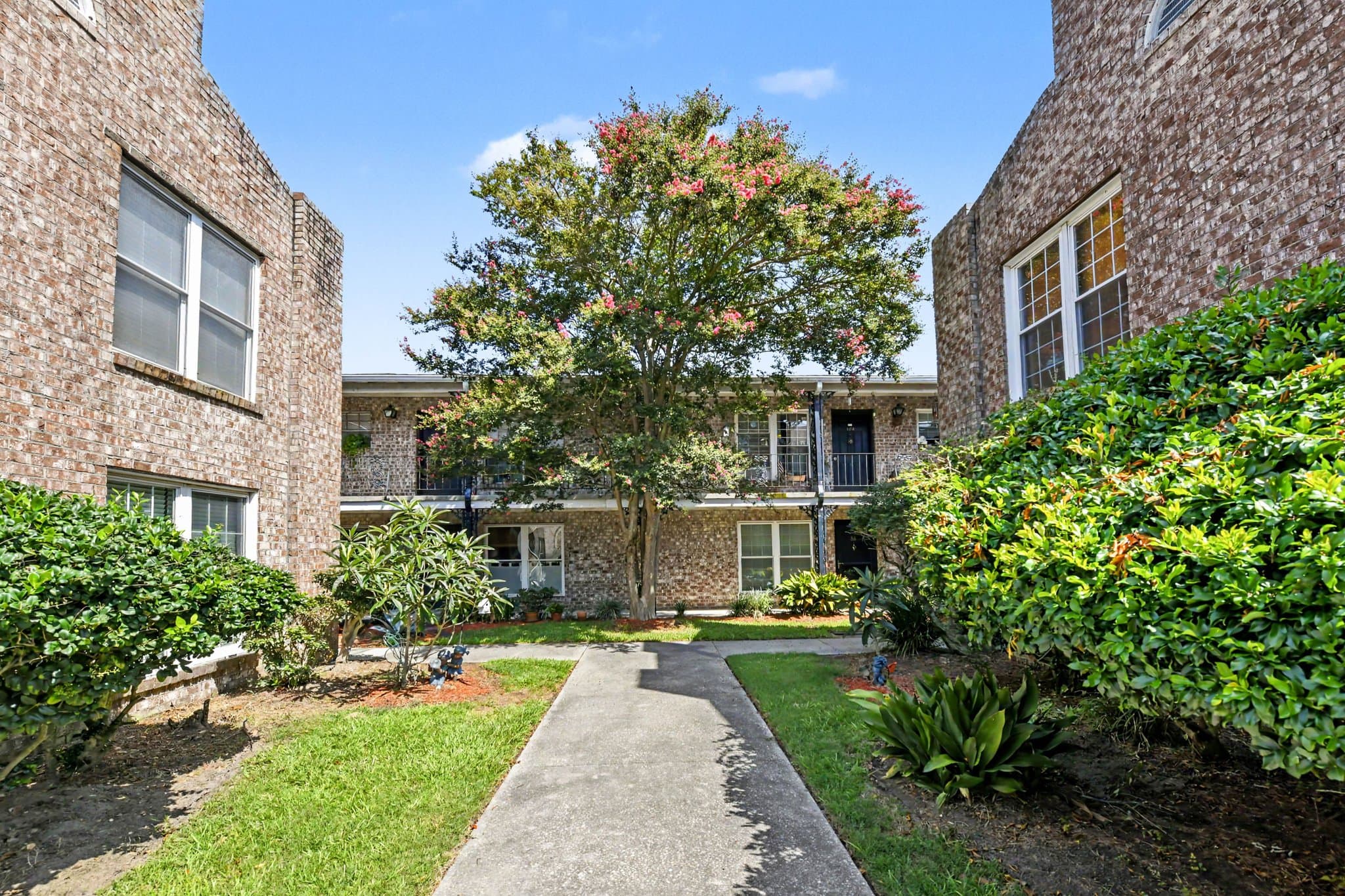 Charleston Condo: 867 Colony Dr