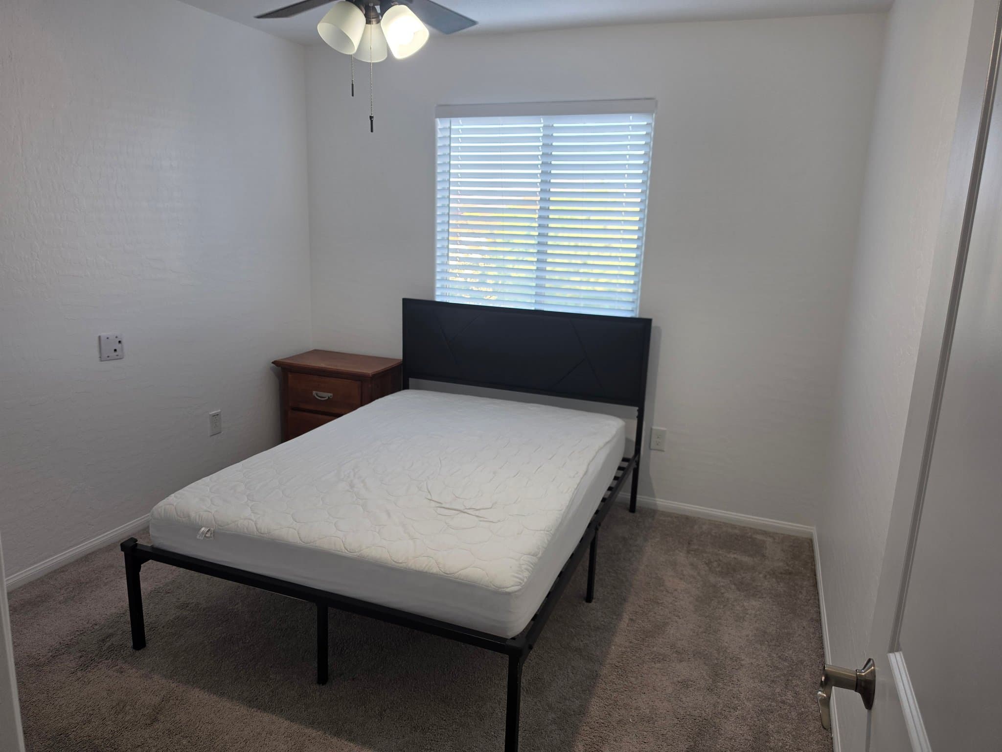 North Las Vegas Single Room: 6914 Feather Hill St