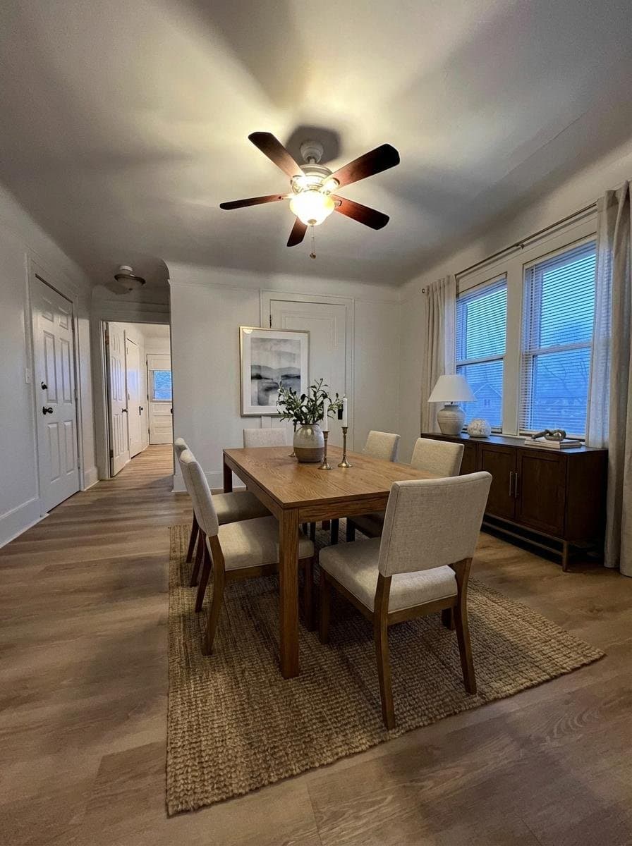 Lincoln Park Apartment: 1312 Hanford