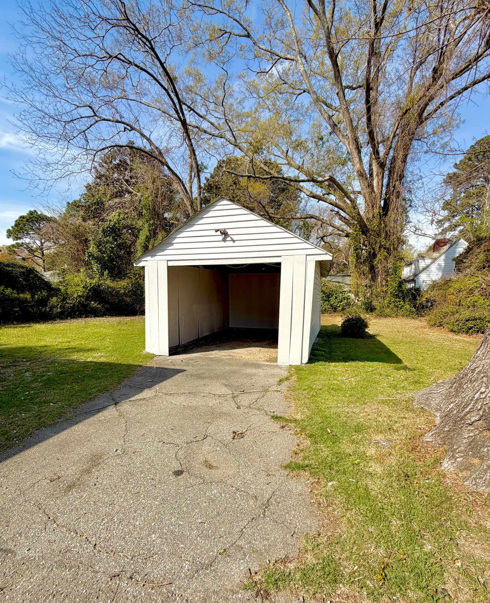 Kinston House: 1304 Rhem St