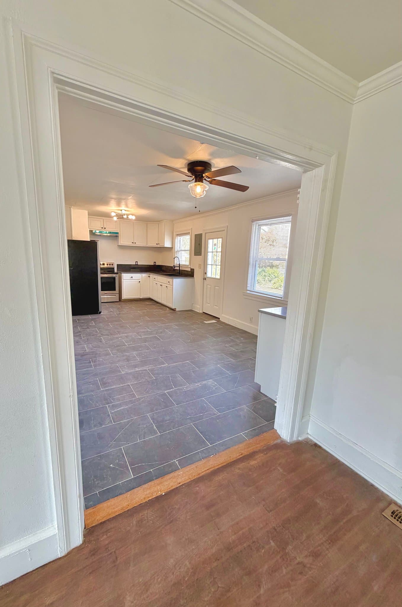 Kinston House: 1304 Rhem St