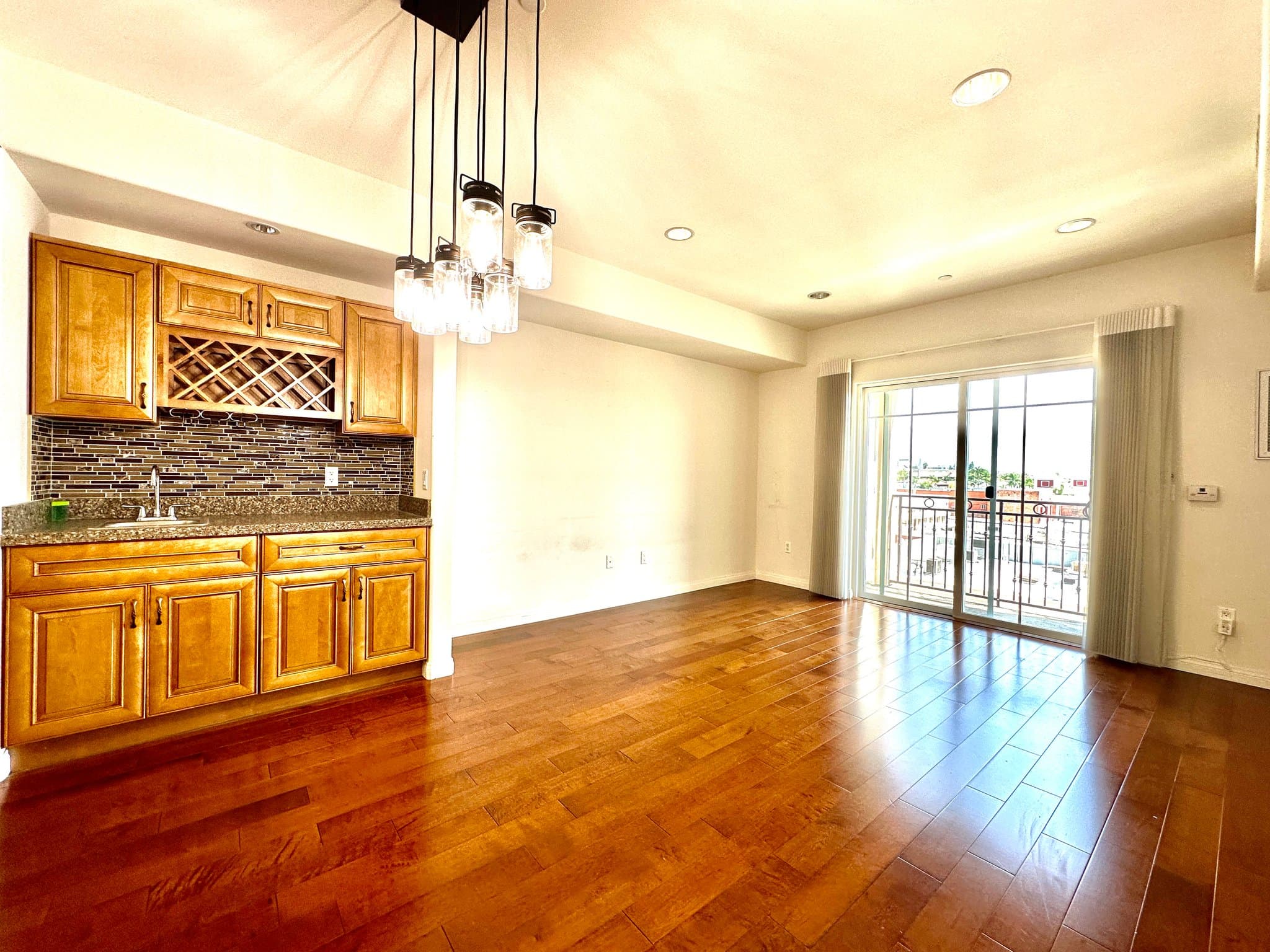 Alhambra Condo: 11 S 3rd St