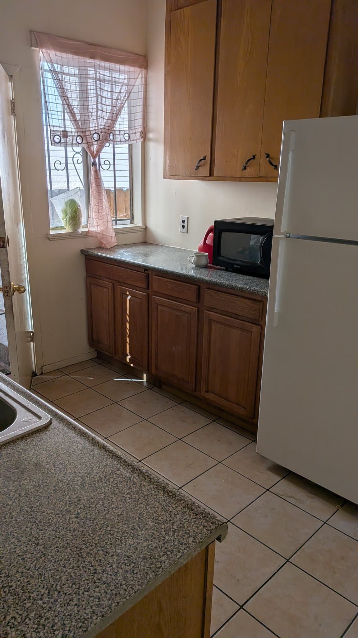Oakland House: 1708 41st Ave