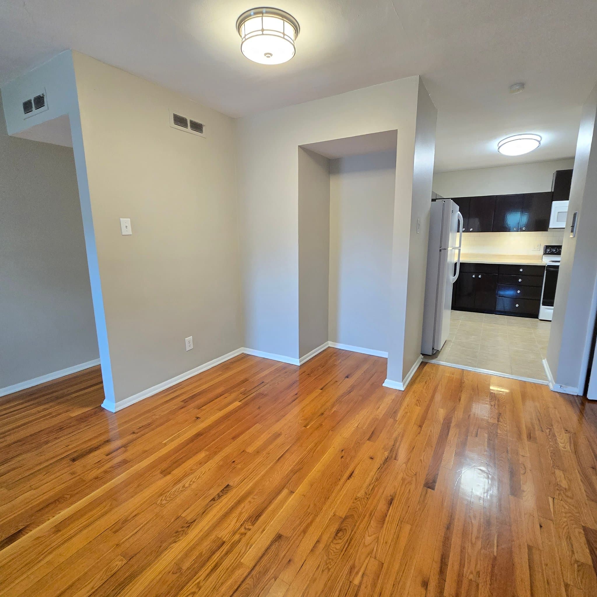 St Louis Apartment: 5939 Nagel