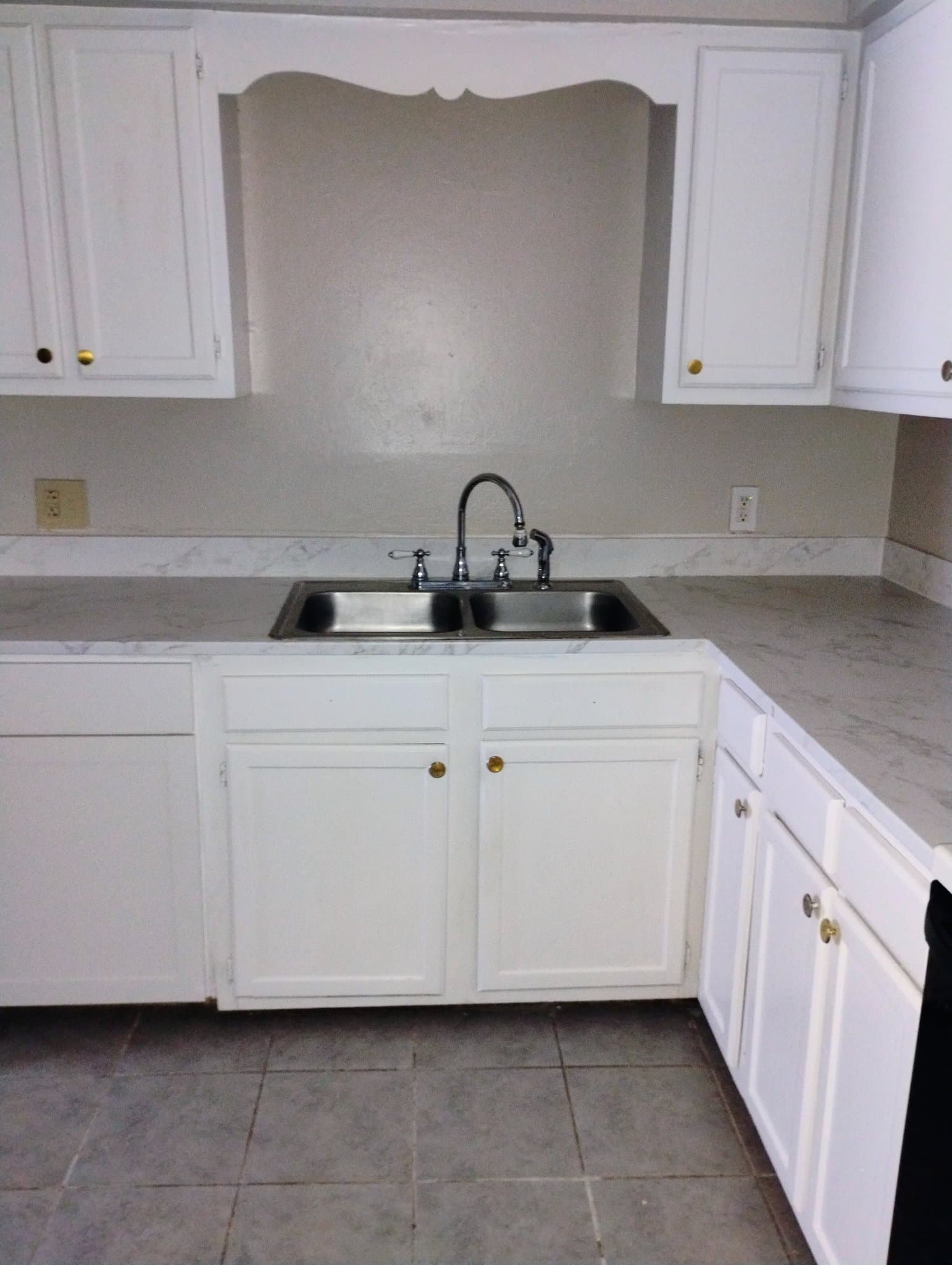 Baton Rouge Multiplex: 1724 Cedar Lake Dr