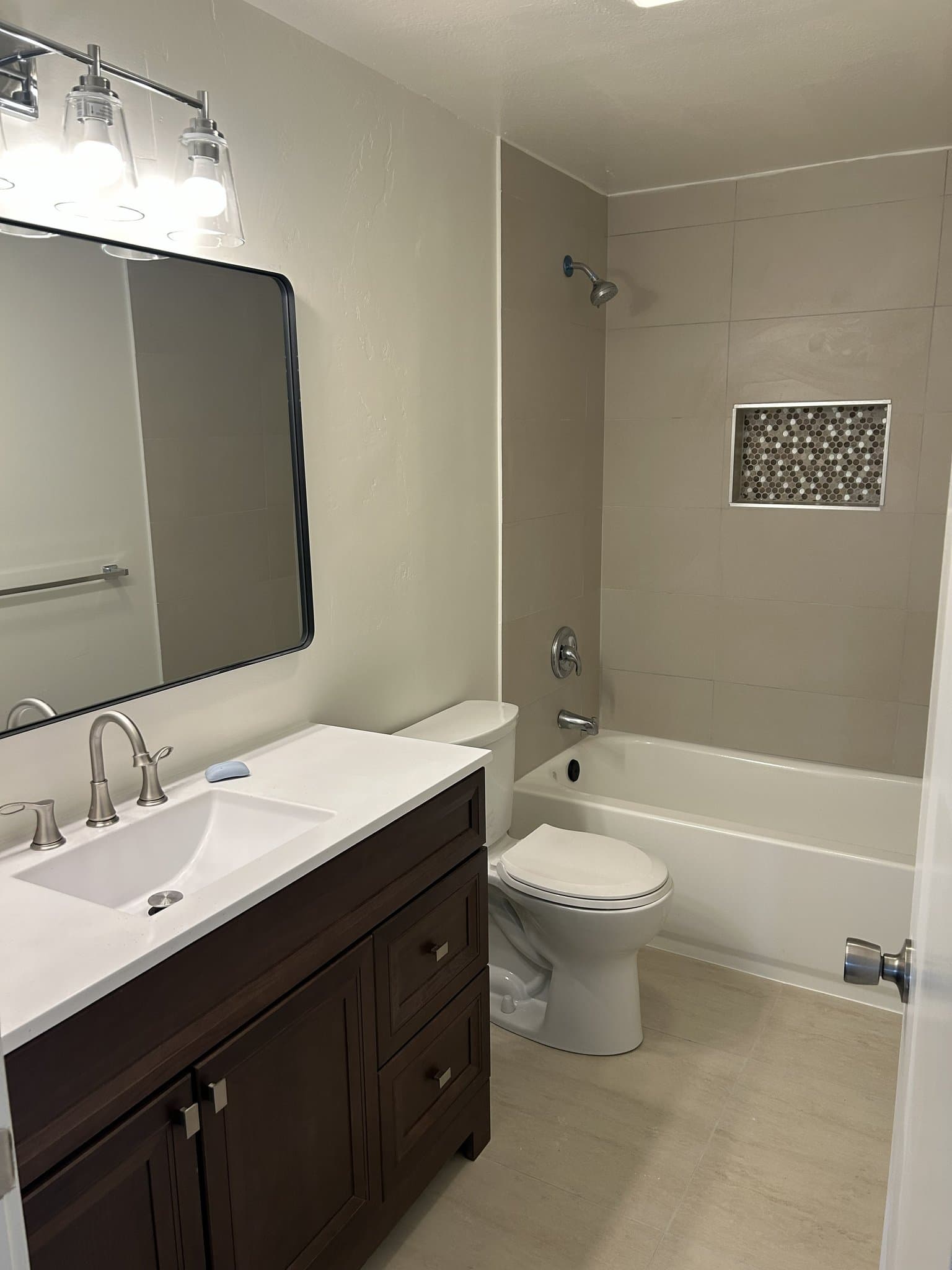 Ephraim Townhome: 258 E. Center St