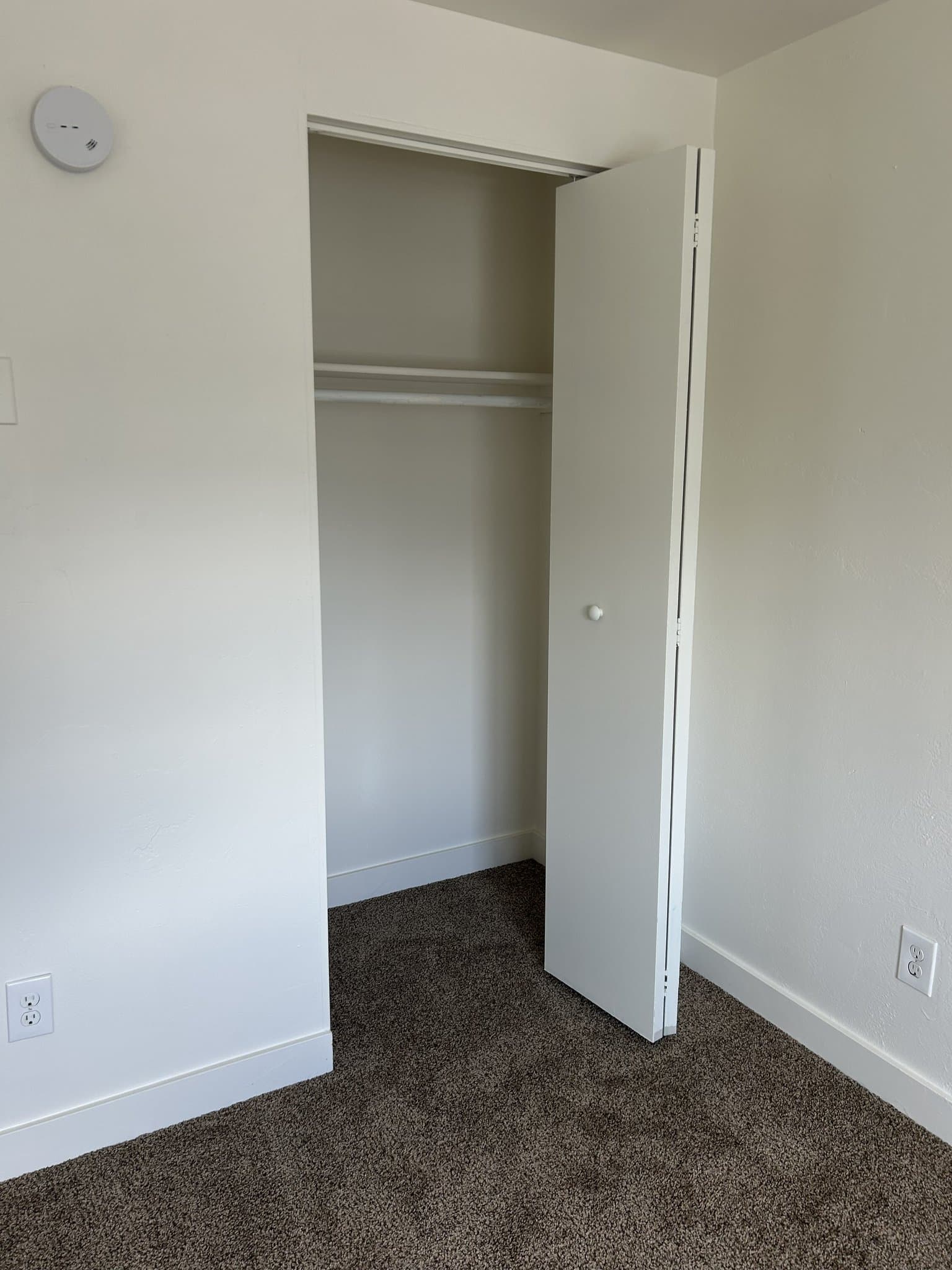 Ephraim Townhome: 258 E. Center St