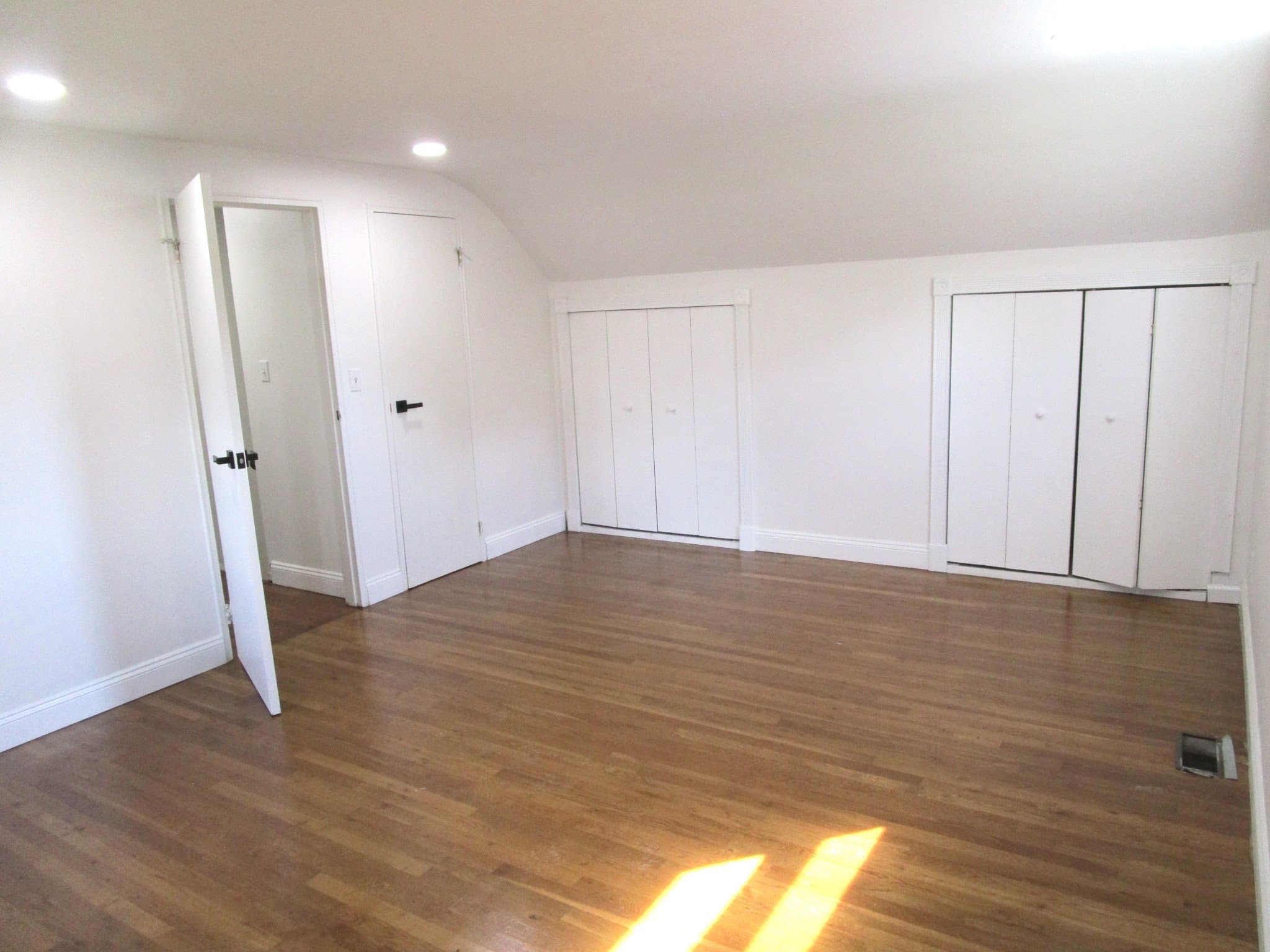 Howell House: 74 Brookhill