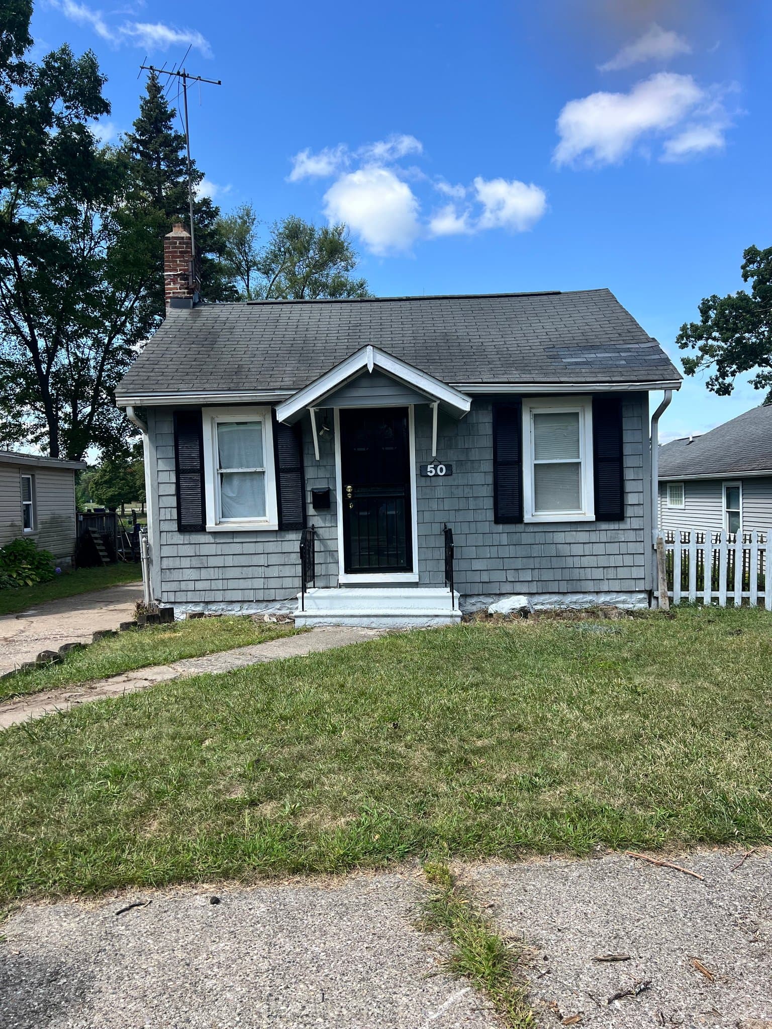 Pontiac House: 50 Myra
