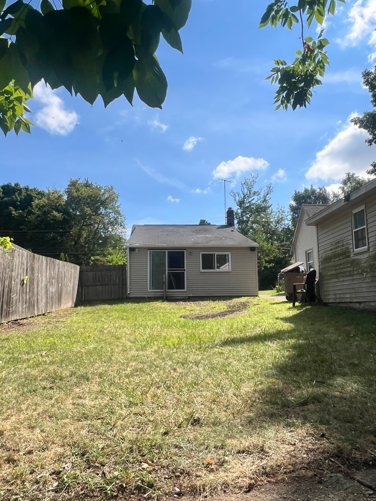 Pontiac House: 50 Myra