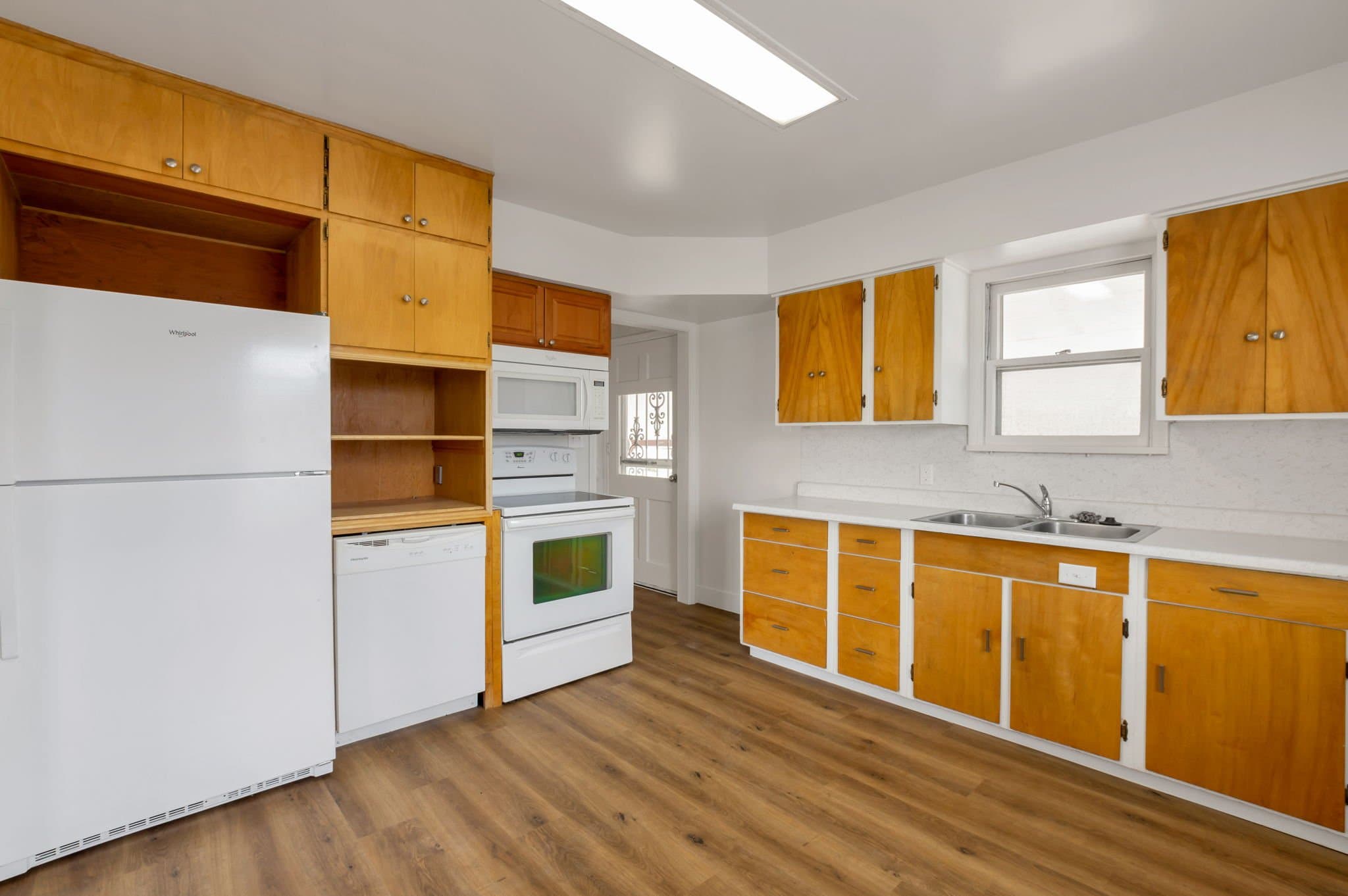 Clinton House: 2184 N 2000 W