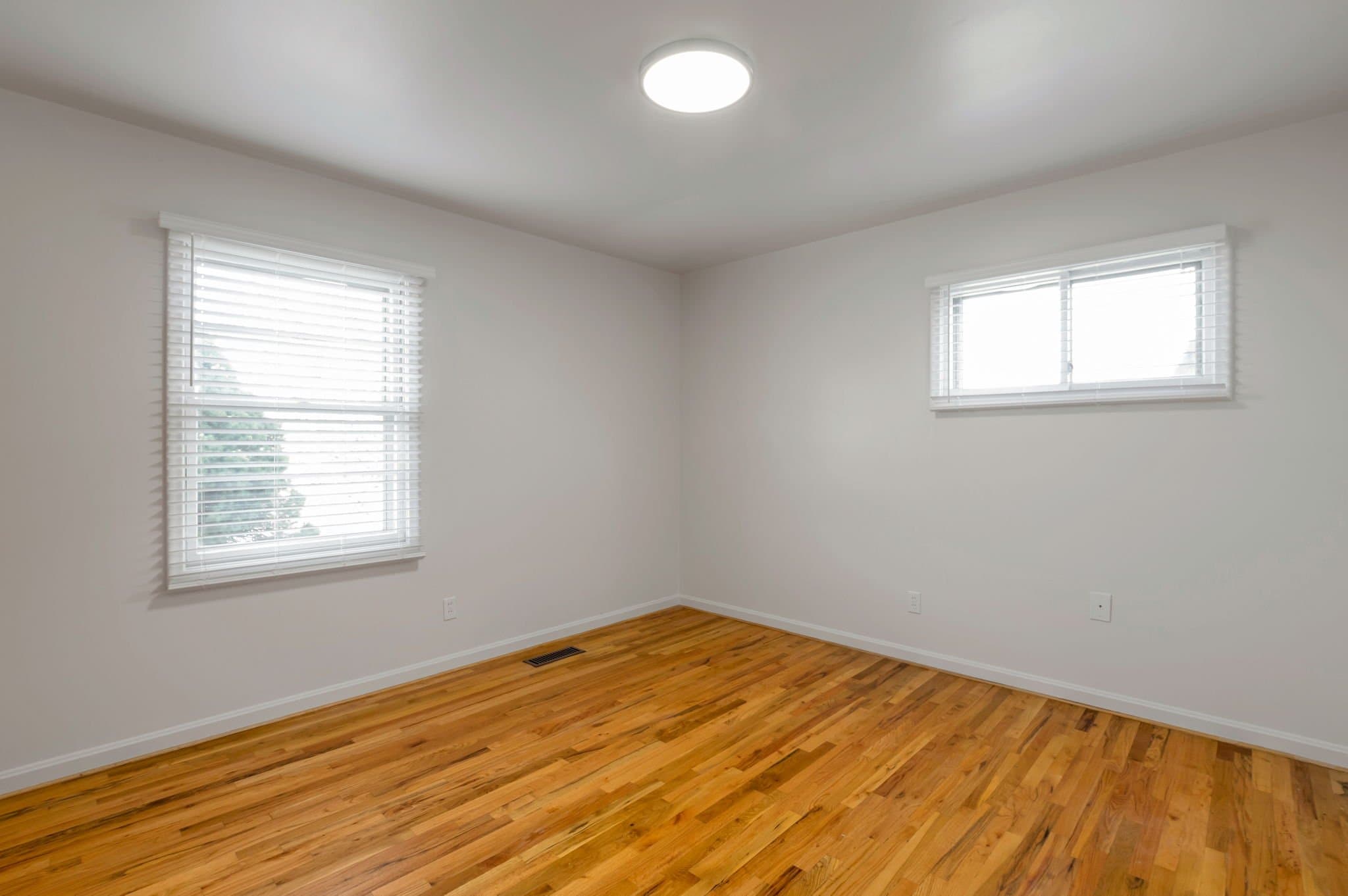 Clinton House: 2184 N 2000 W