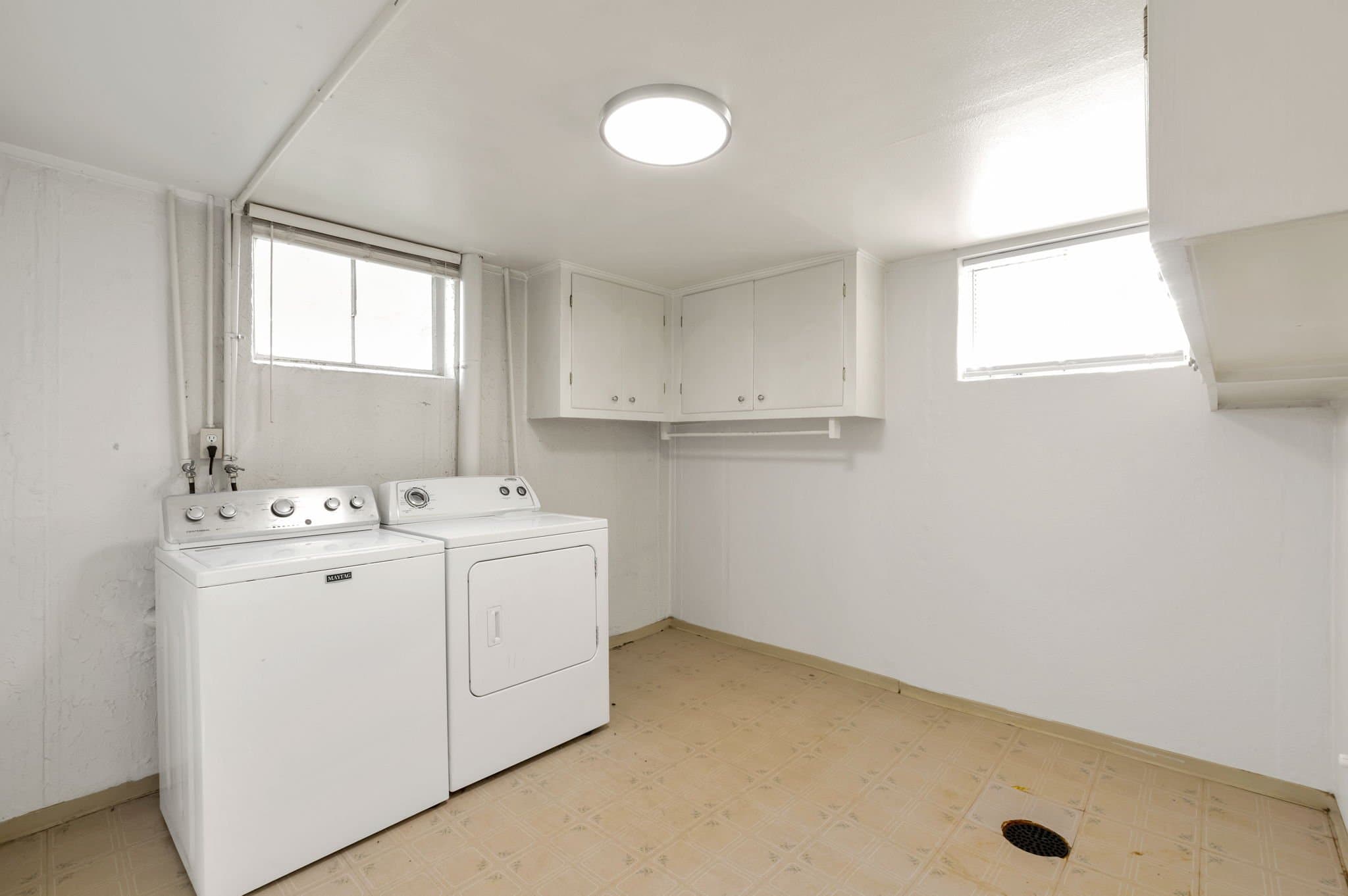Clinton House: 2184 N 2000 W