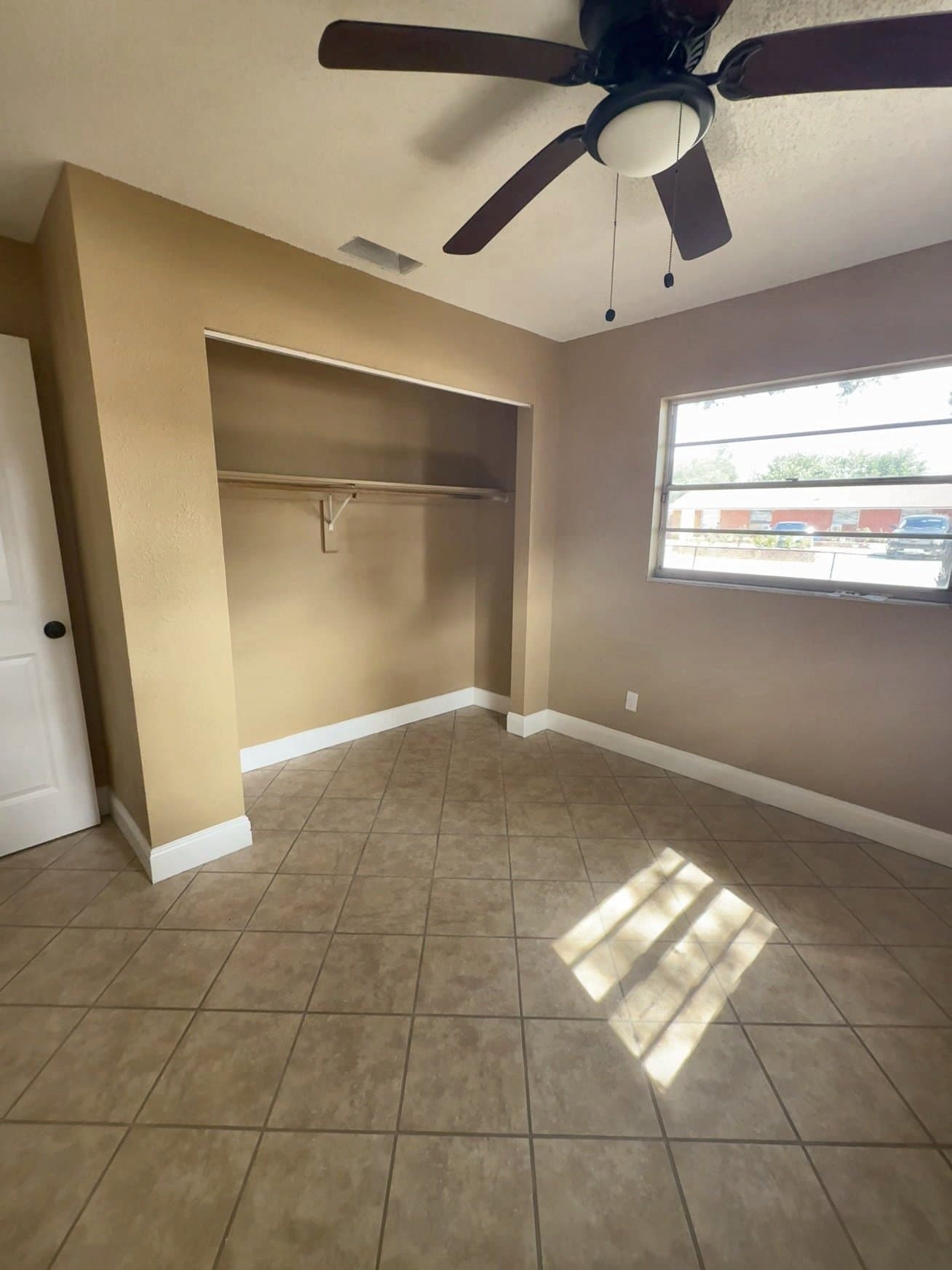 Bradenton House: 608 60th Ave Drive West