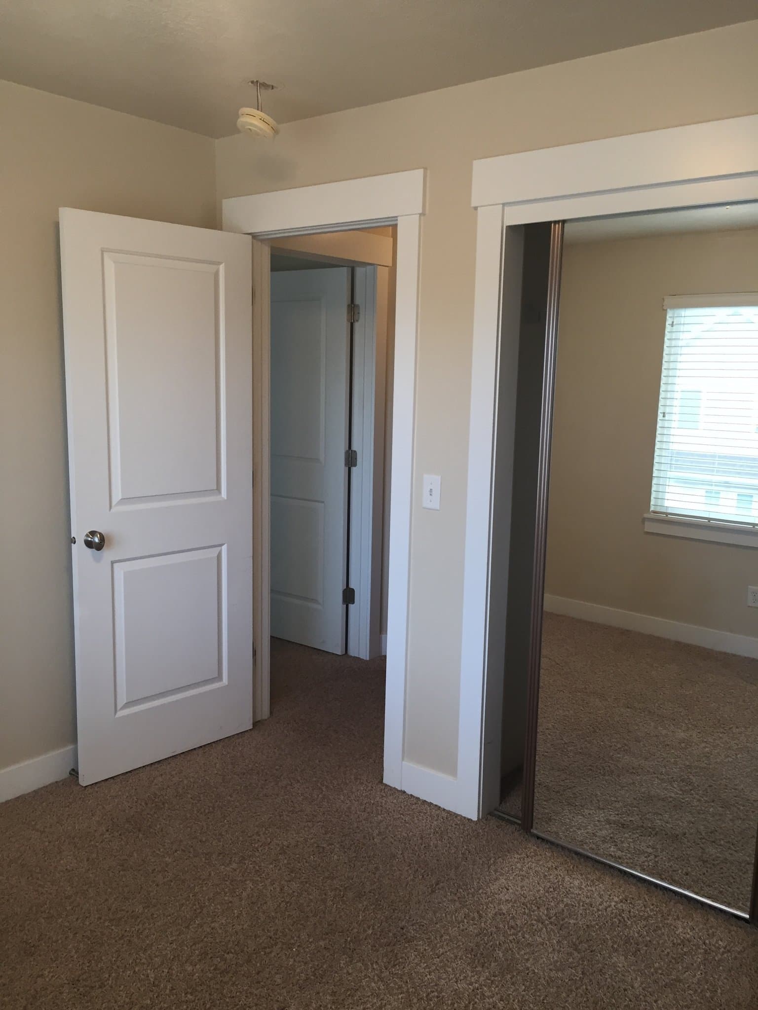 Sandy Townhome: 1057 Garden Bend Place