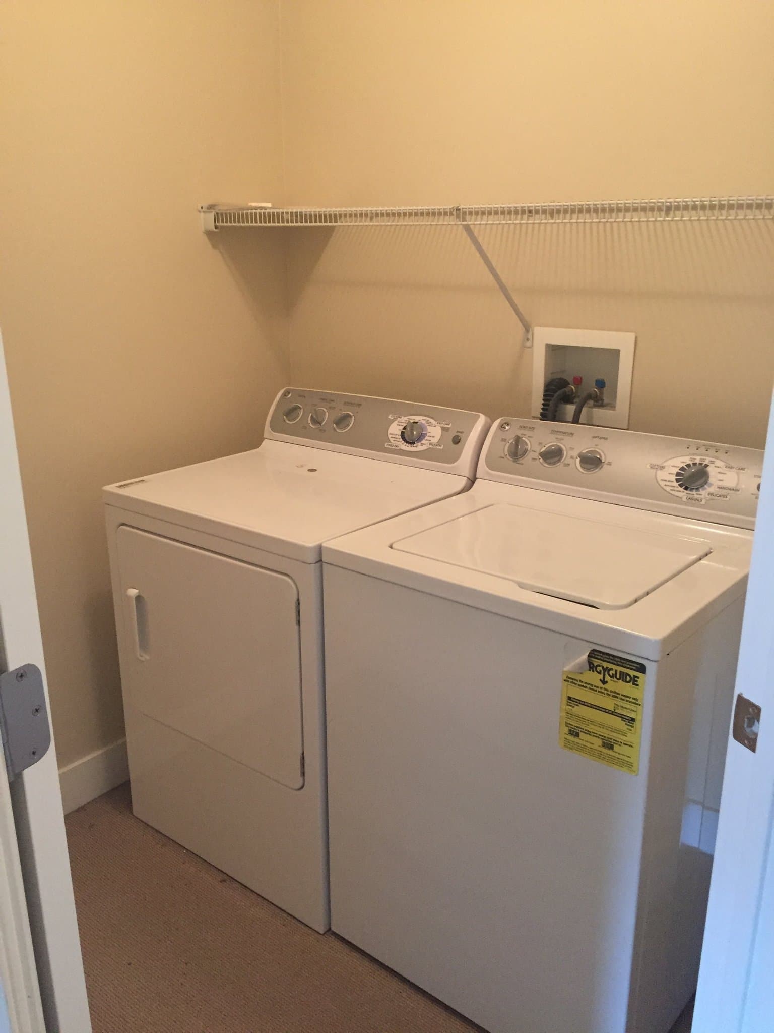 Sandy Townhome: 1057 Garden Bend Place