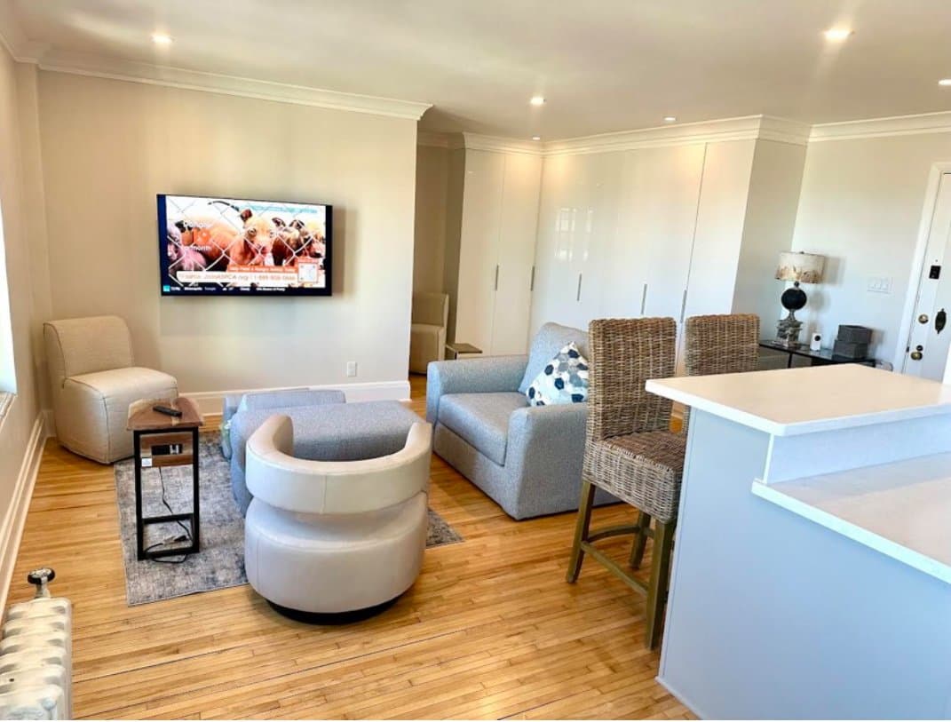 Milwaukee Condo: 1028 E Juneau Ave