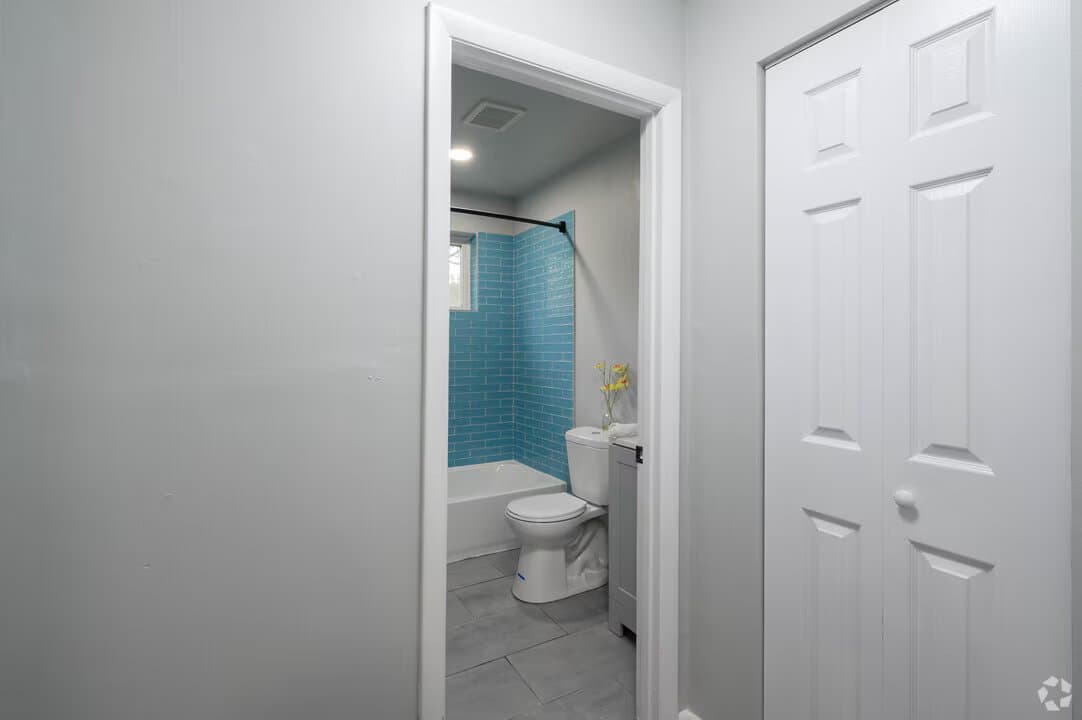 Wilmington Apartment: 3314 Old Capitol Trl