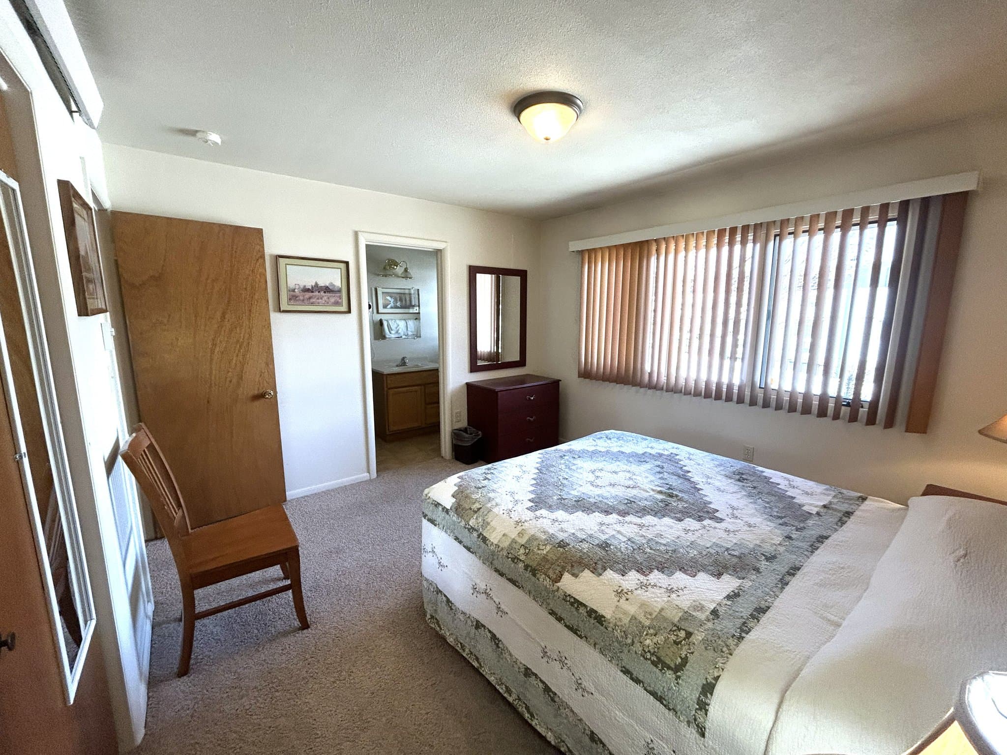 Hill City House: 109 Pine Avenue