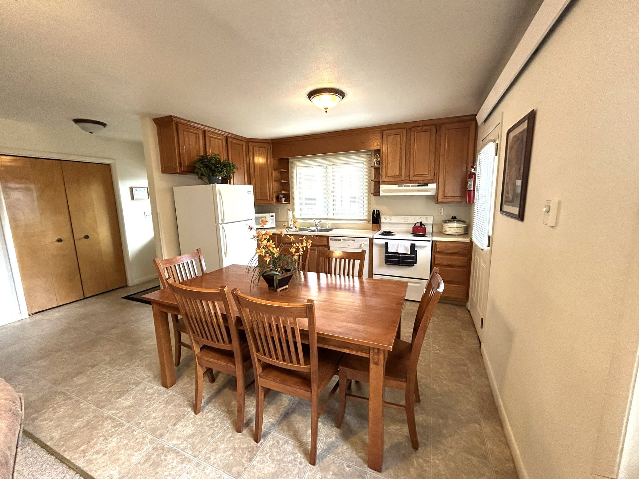 Hill City House: 117 Pine Avenue