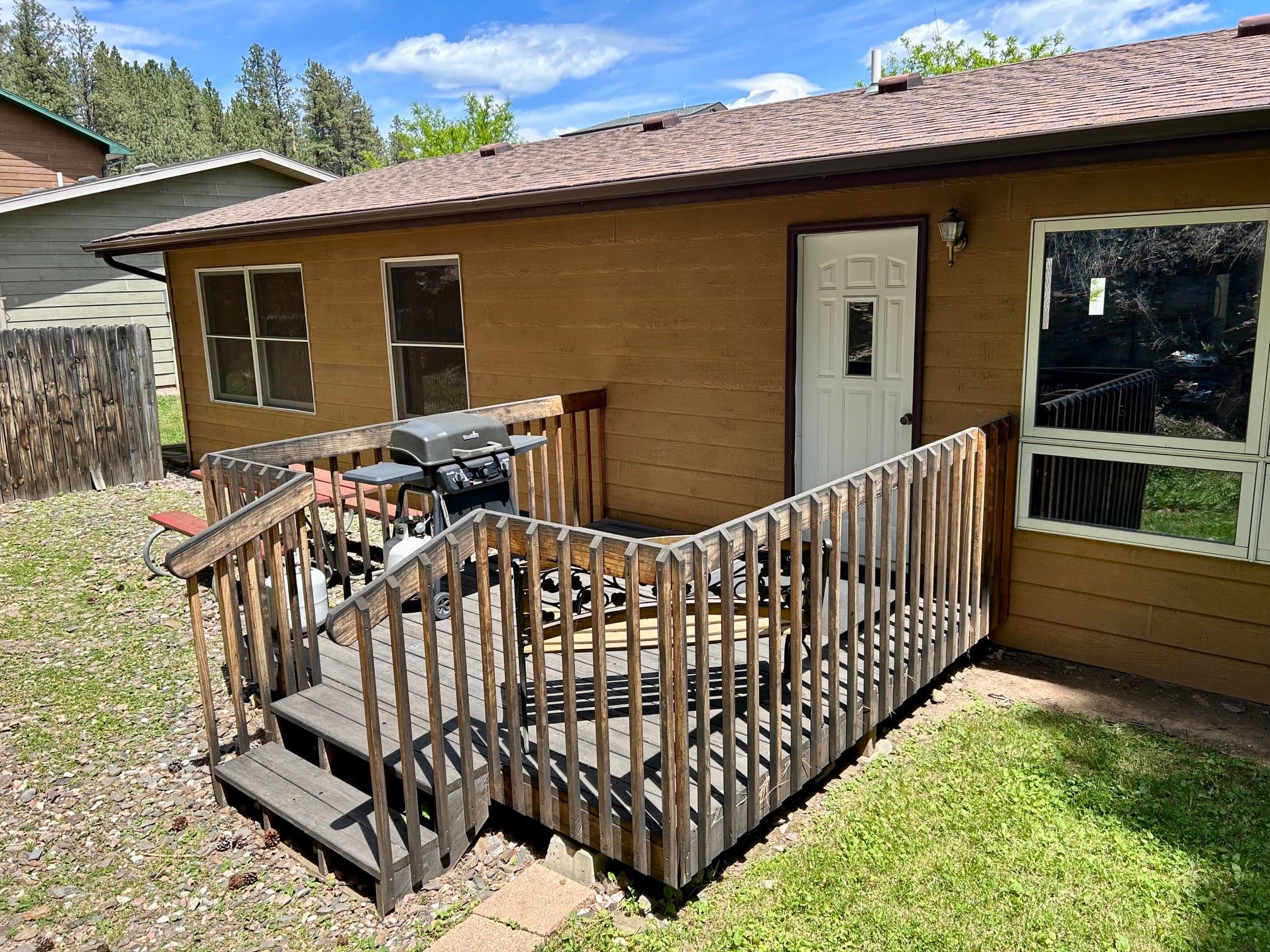 Hill City House: 117 Pine Avenue