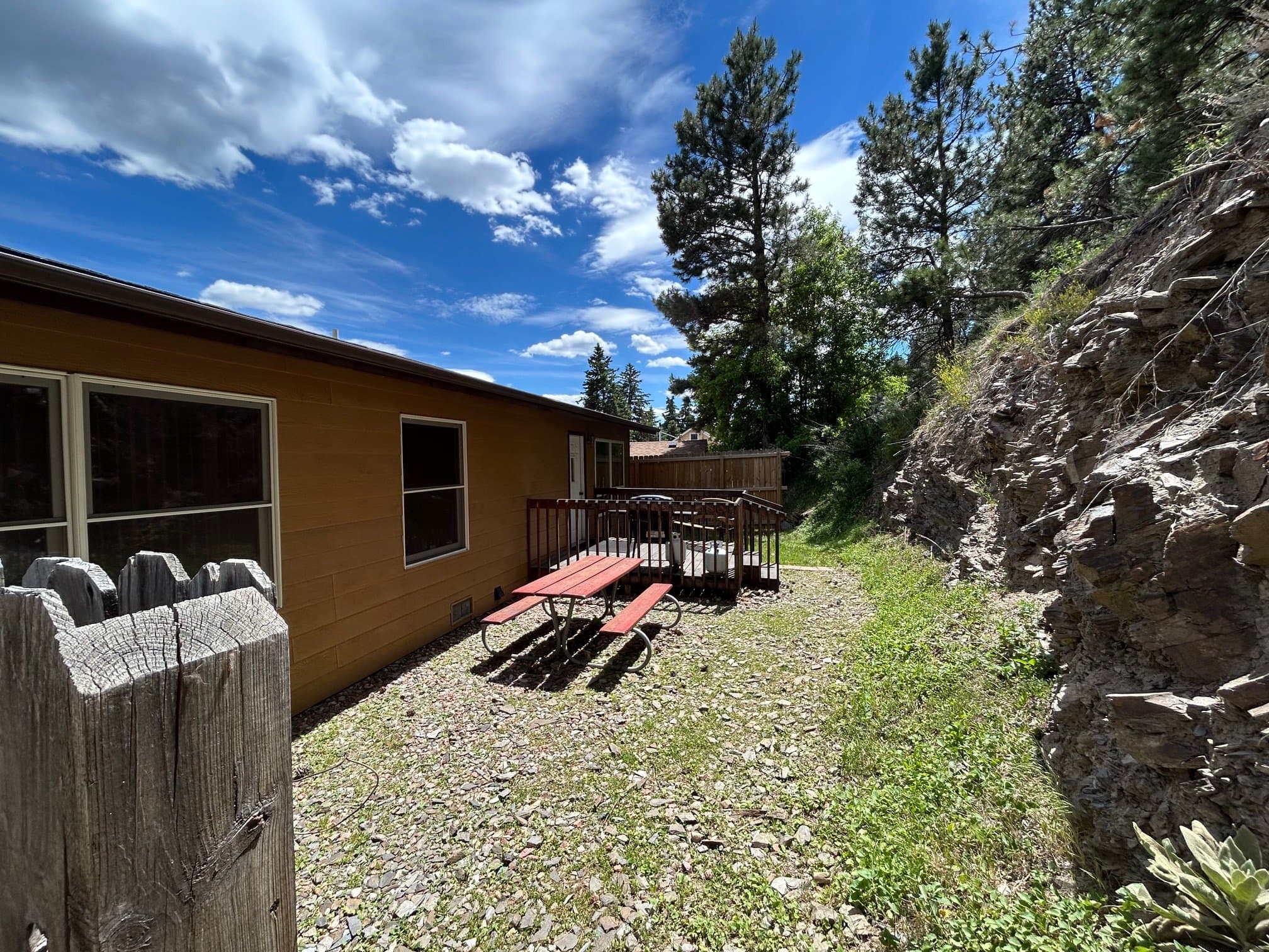Hill City House: 117 Pine Avenue
