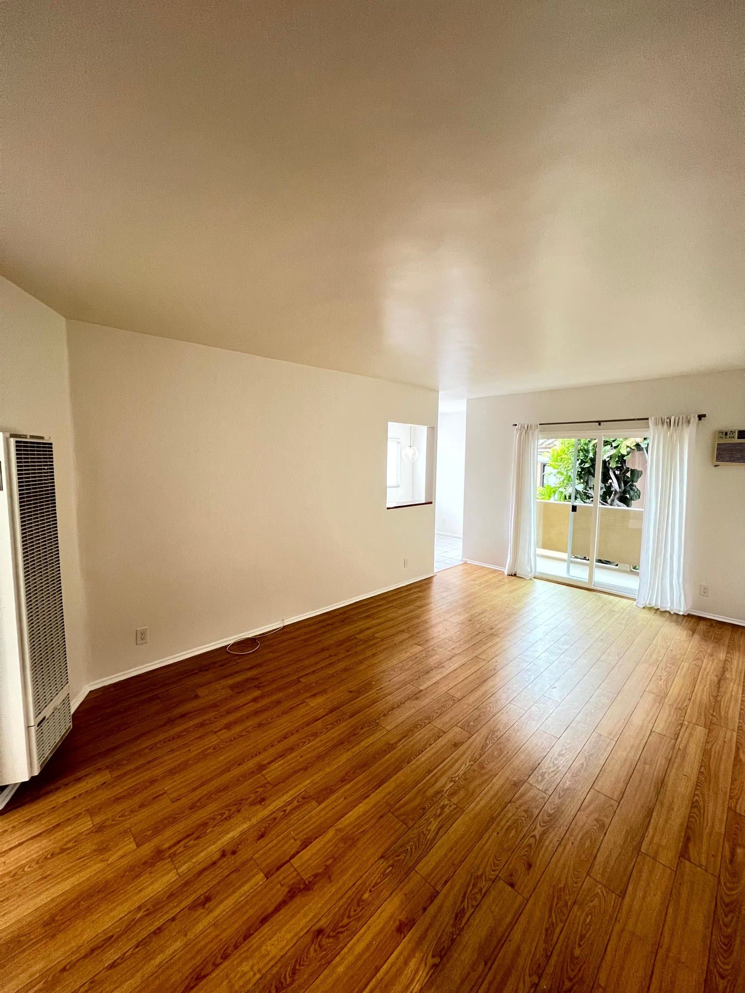 Los Angeles Apartment: 1322 Amherst Ave, Los Angeles, CA 90025