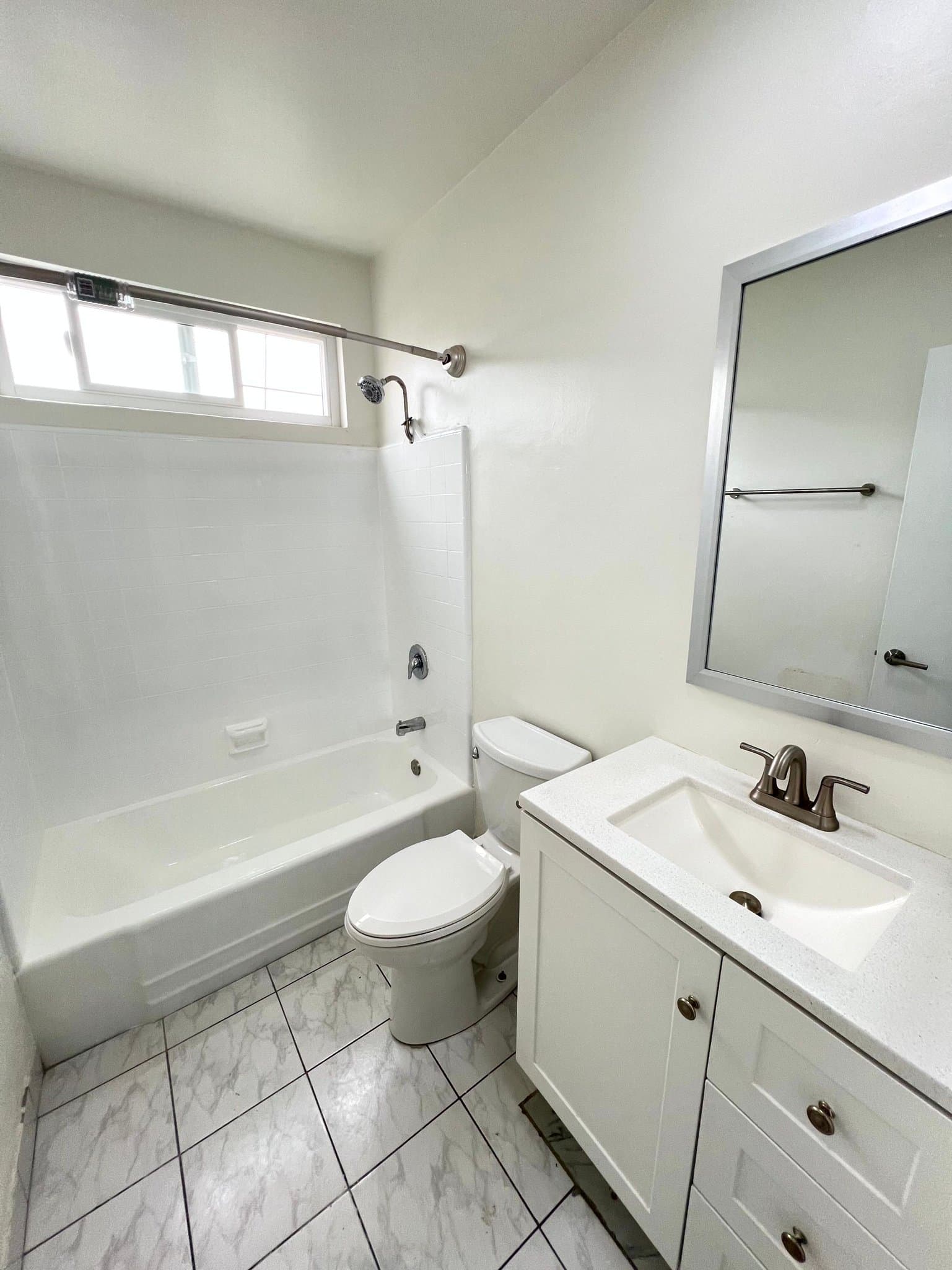Los Angeles Apartment: 1322 Amherst Ave, Los Angeles, CA 90025