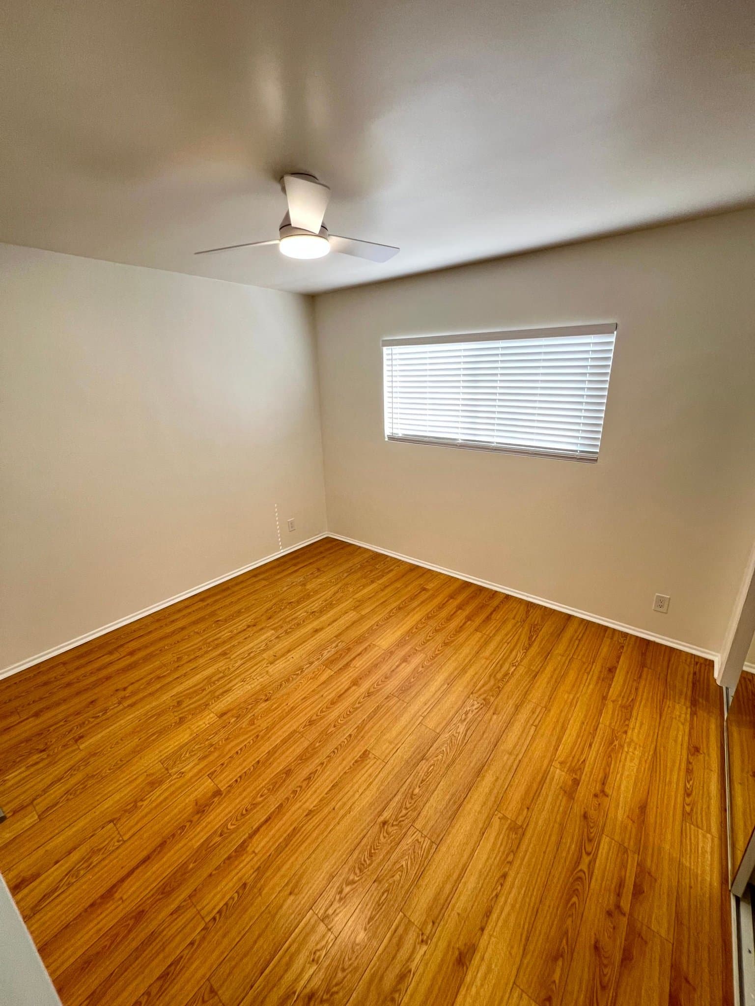 Los Angeles Apartment: 1322 Amherst Ave, Los Angeles, CA 90025