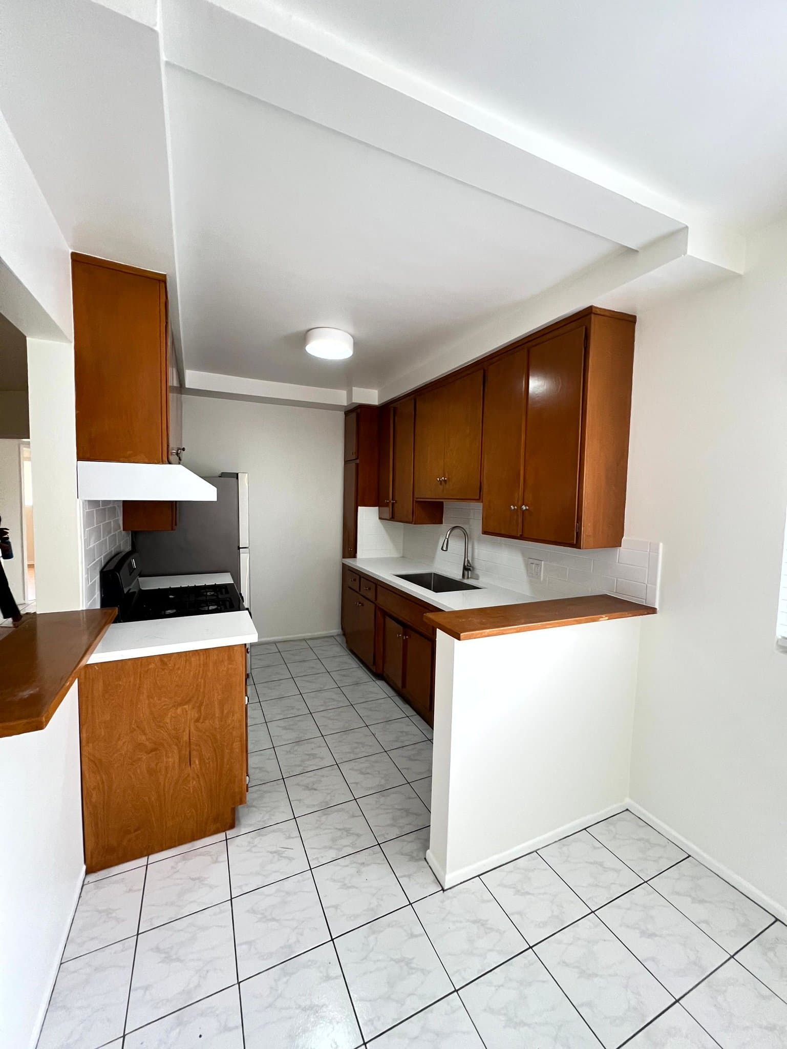 Los Angeles Apartment: 1322 Amherst Ave, Los Angeles, CA 90025