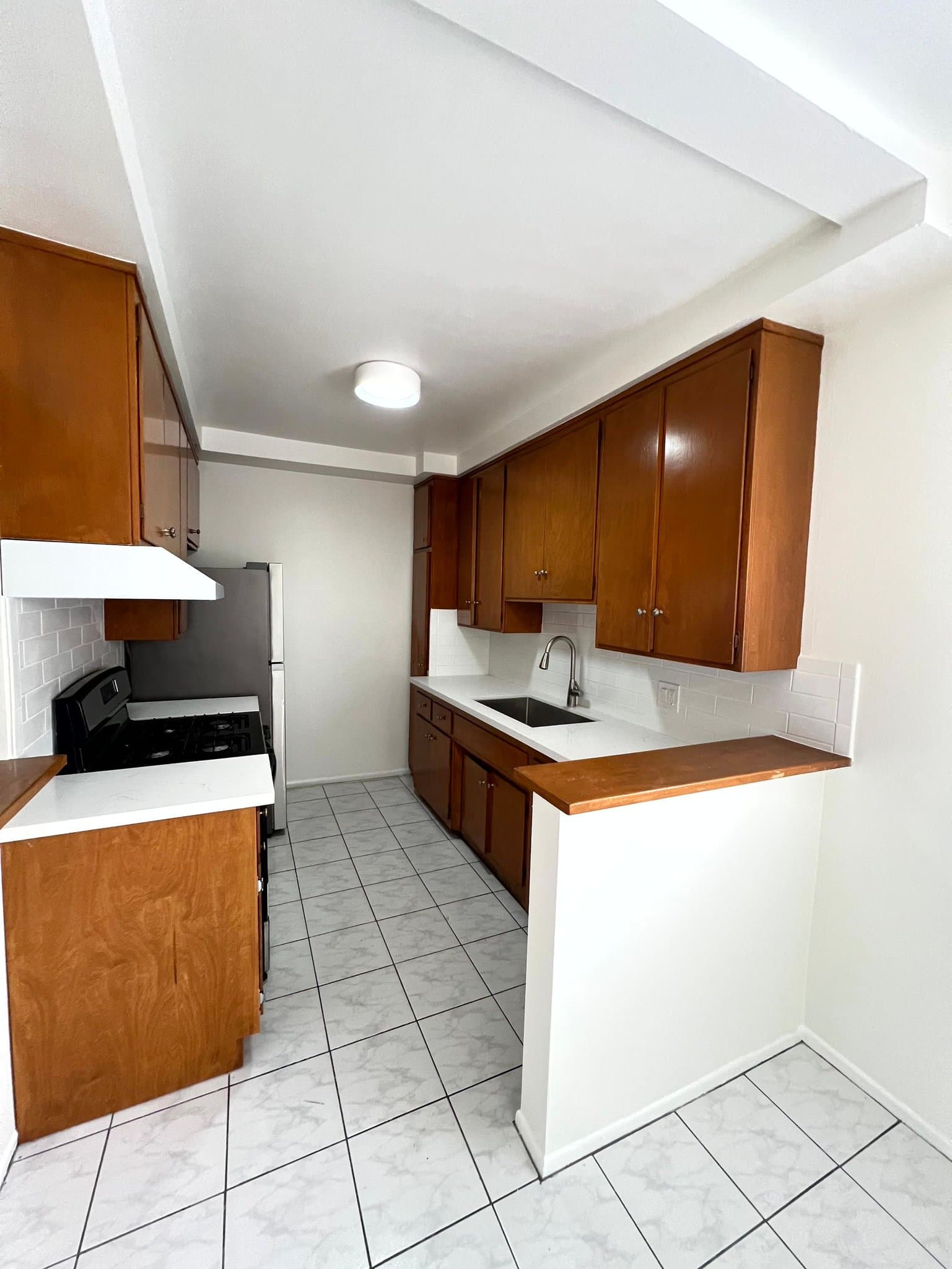 Los Angeles Apartment: 1322 Amherst Ave, Los Angeles, CA 90025