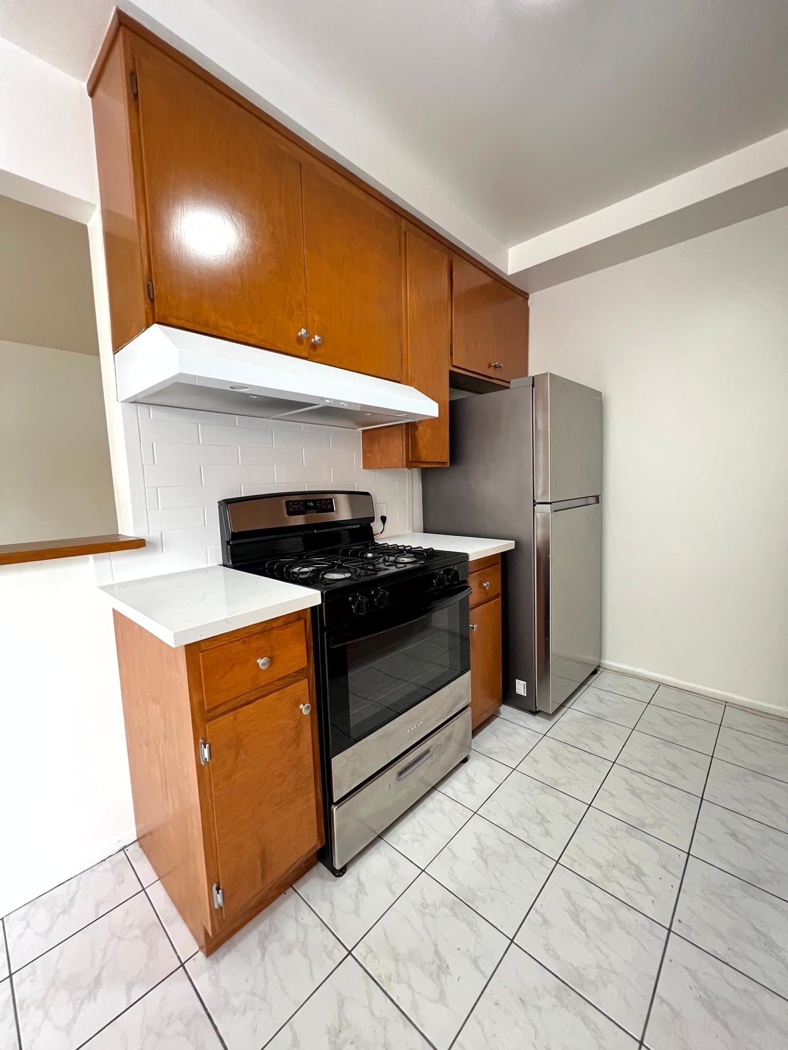 Los Angeles Apartment: 1322 Amherst Ave, Los Angeles, CA 90025