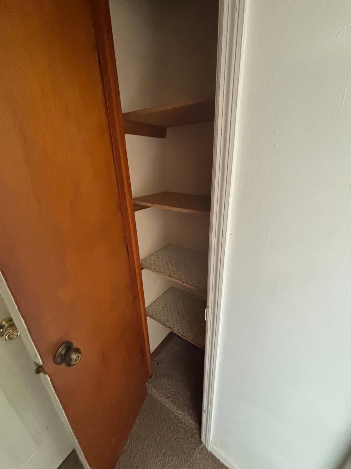 Burnsville Apartment: 477 Charlie Brown Rd
