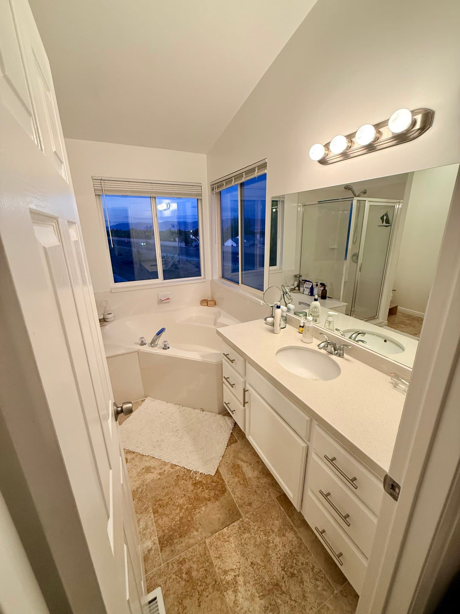 West Jordan House: 6793 Mountain Aura Drive
