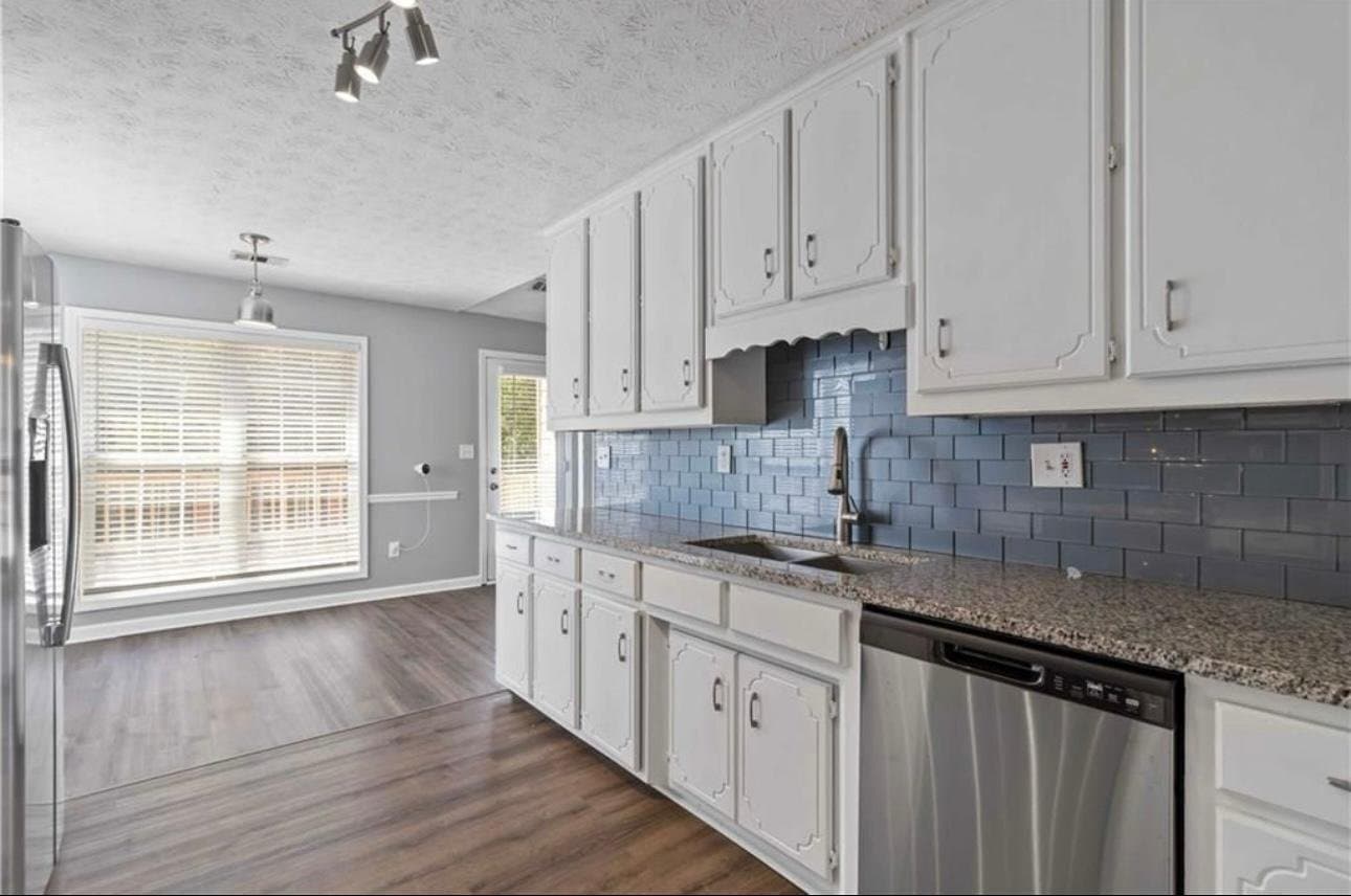 Dacula Multiplex: 1055 leighs brook way