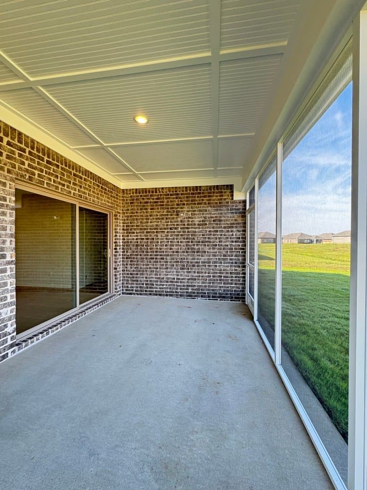 Madison House: 139 Clift Creek Dr
