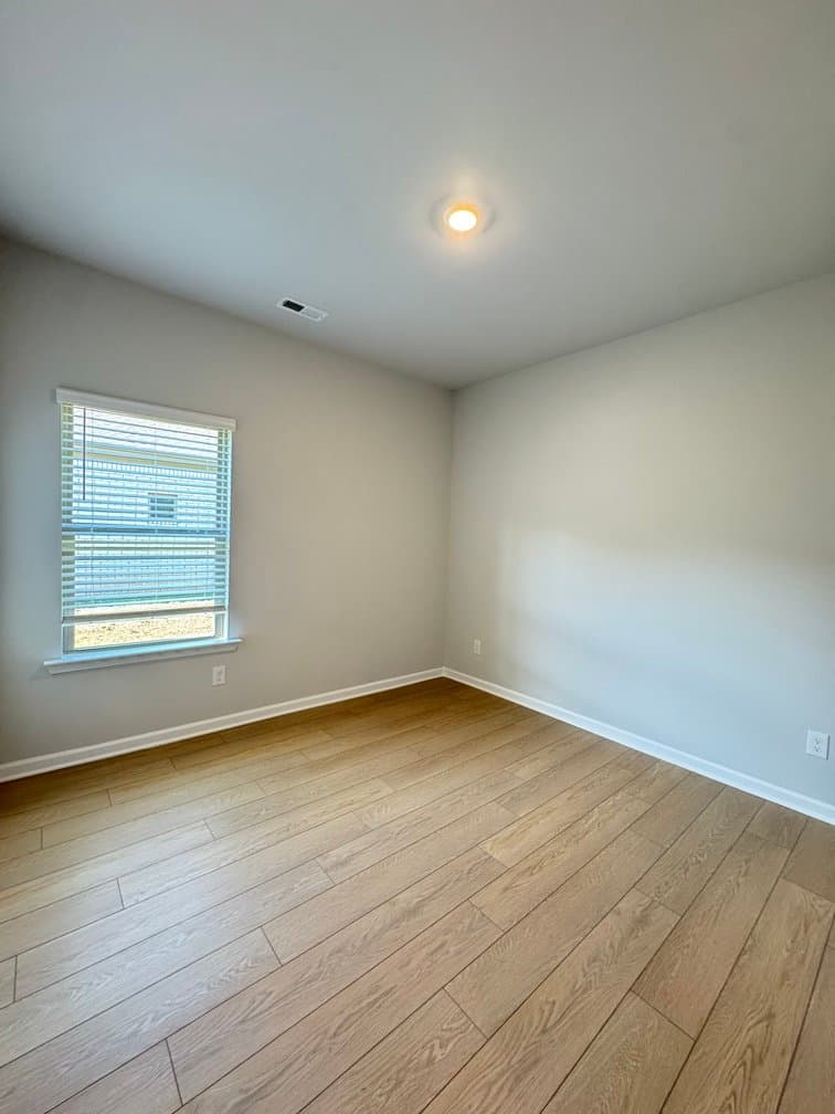 Madison House: 139 Clift Creek Dr