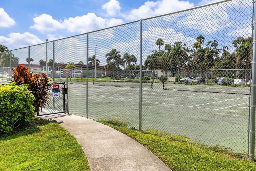 Vero Beach Condo: 110 Springlake Dr
