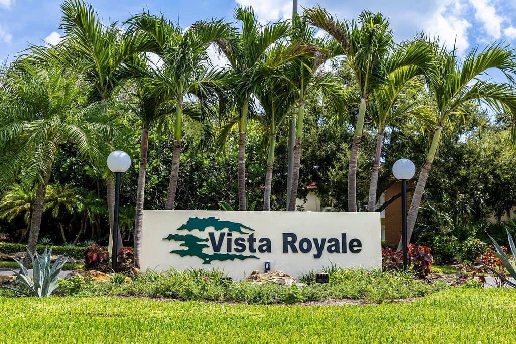 Vero Beach Condo: 110 Springlake Dr