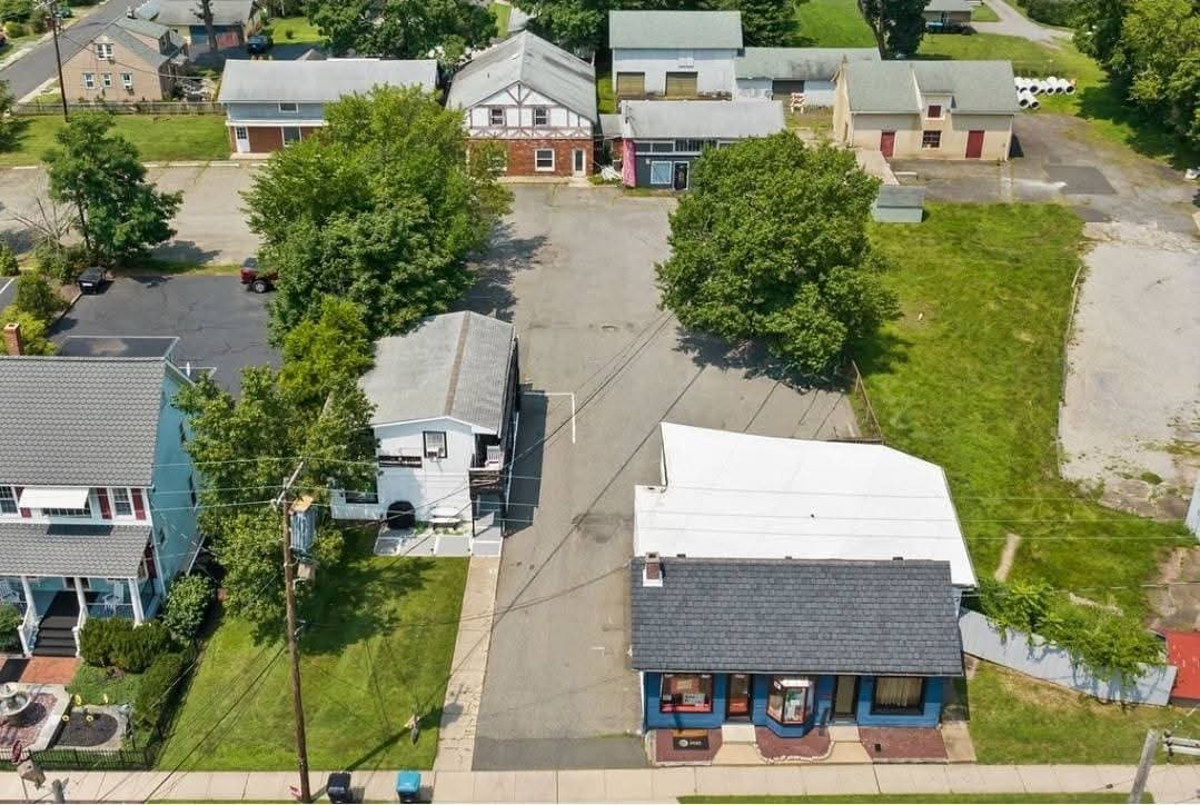 Flemington Condo: 39 Mine St