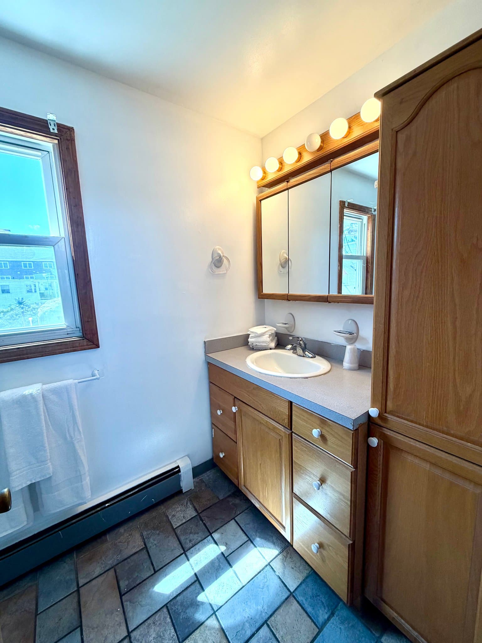 Hampton Condo: 59 Ocean Blvd