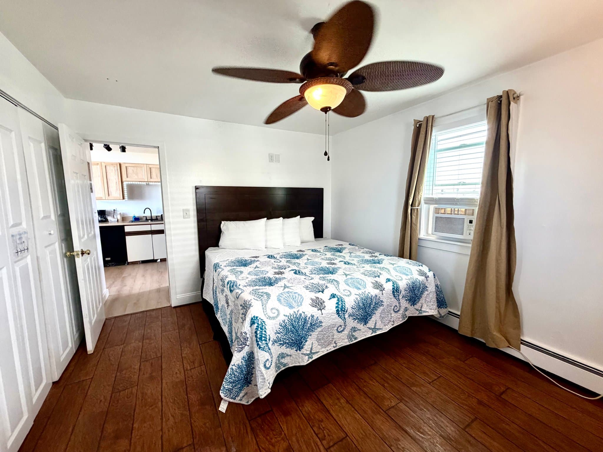 Hampton Condo: 59 Ocean Blvd
