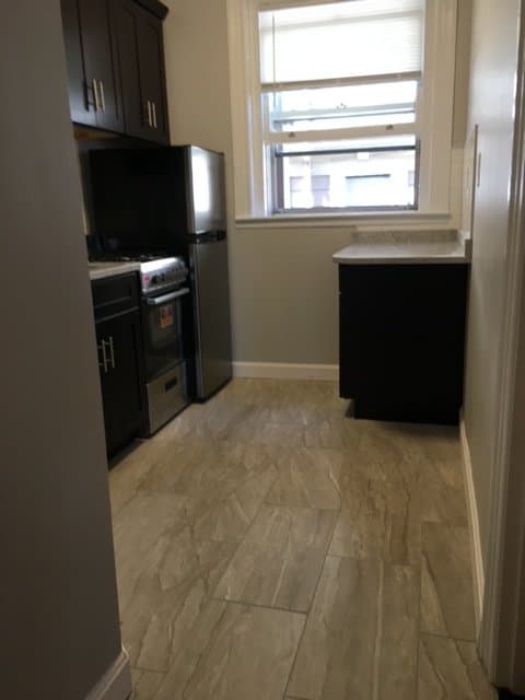 Providence Apartment: 374 Lloyd Ave
