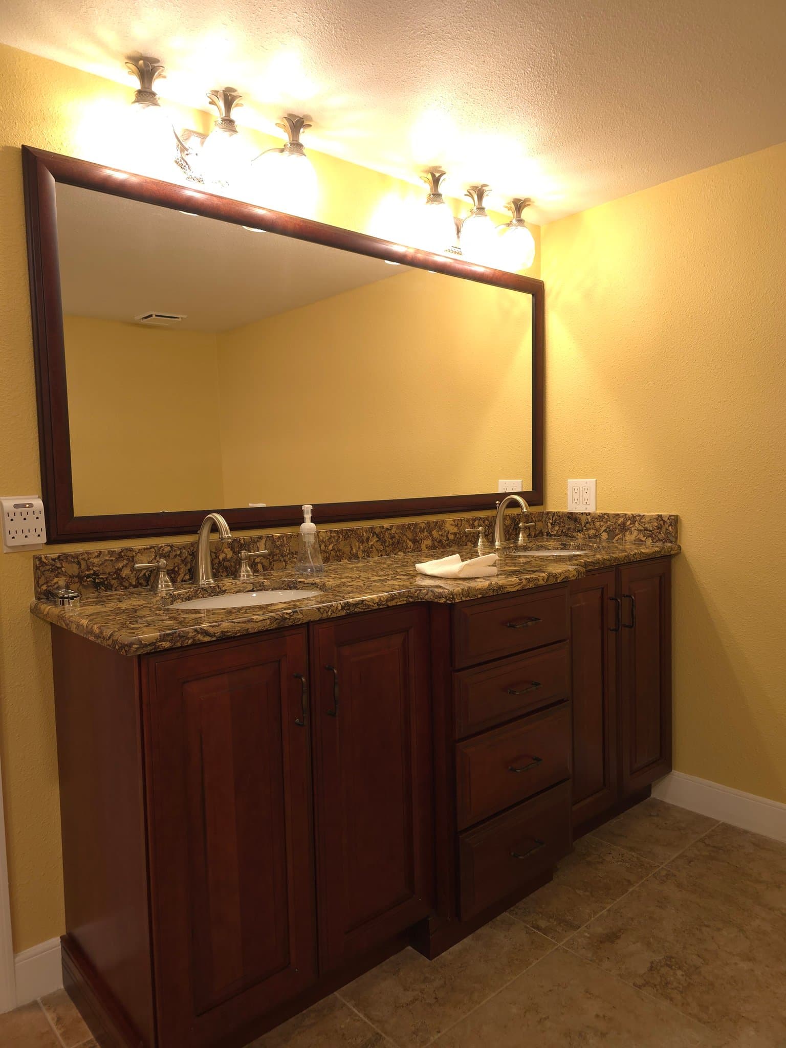 Cocoa Beach Condo: 3219 S Atlantic Ave