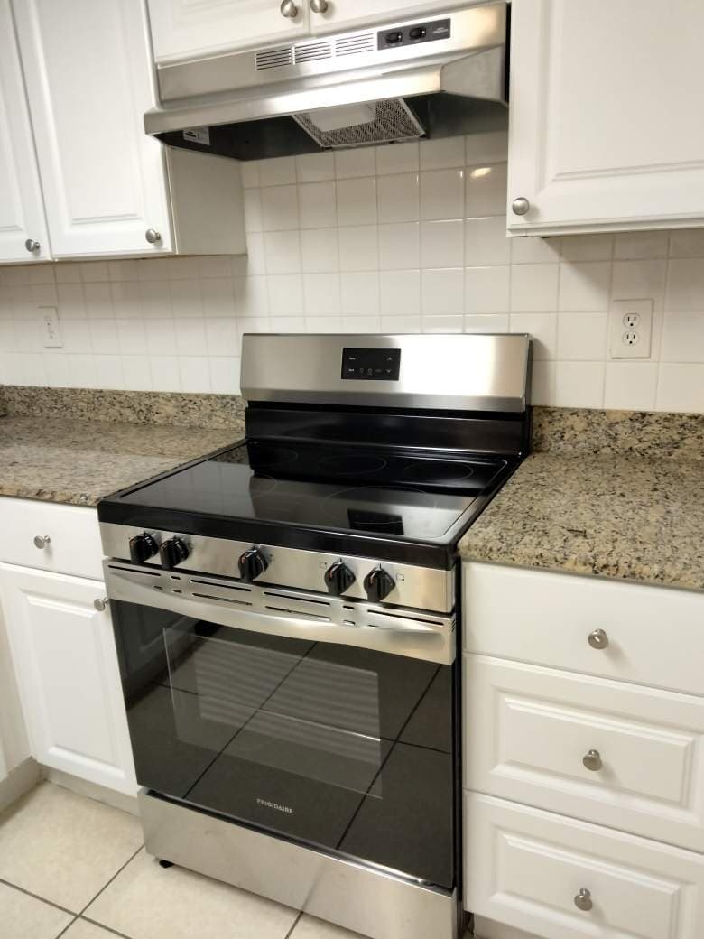 Hollywood Apartment: 3500 washington st
