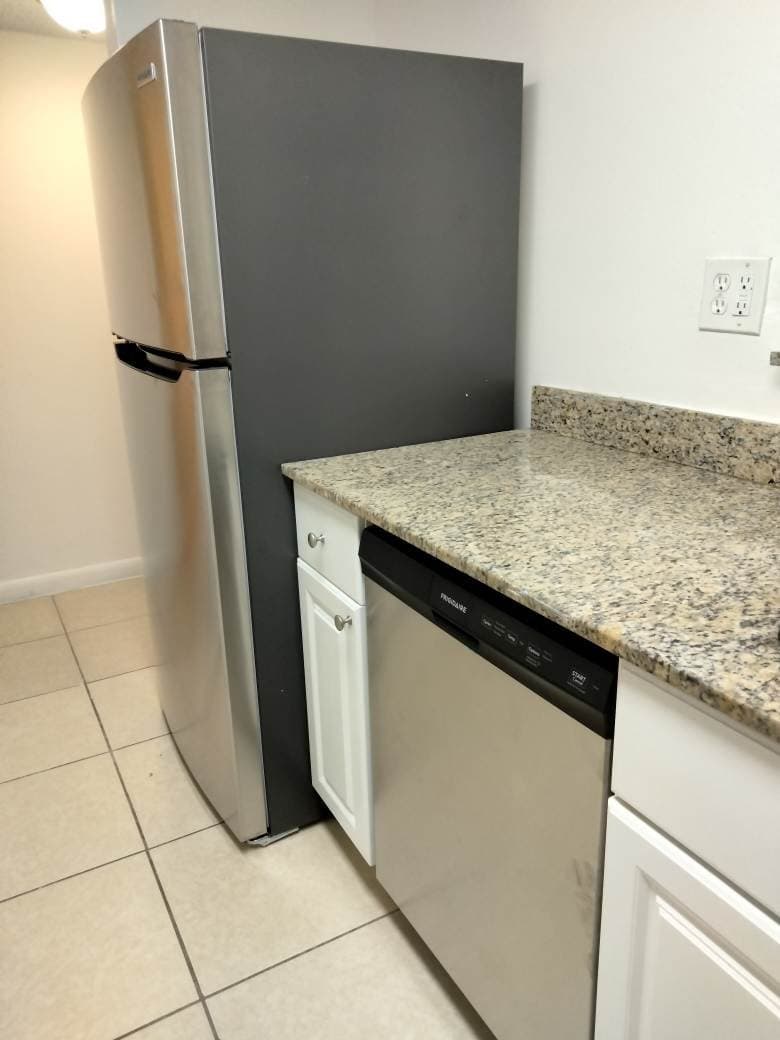 Hollywood Apartment: 3500 washington st