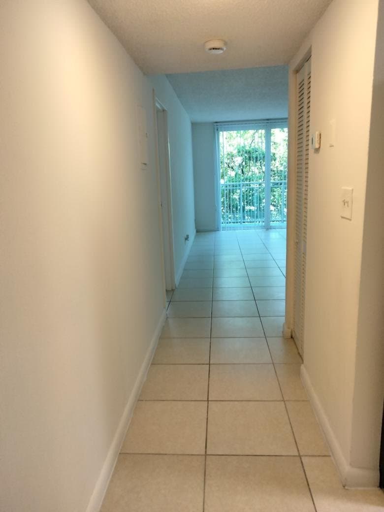 Hollywood Apartment: 3500 washington st