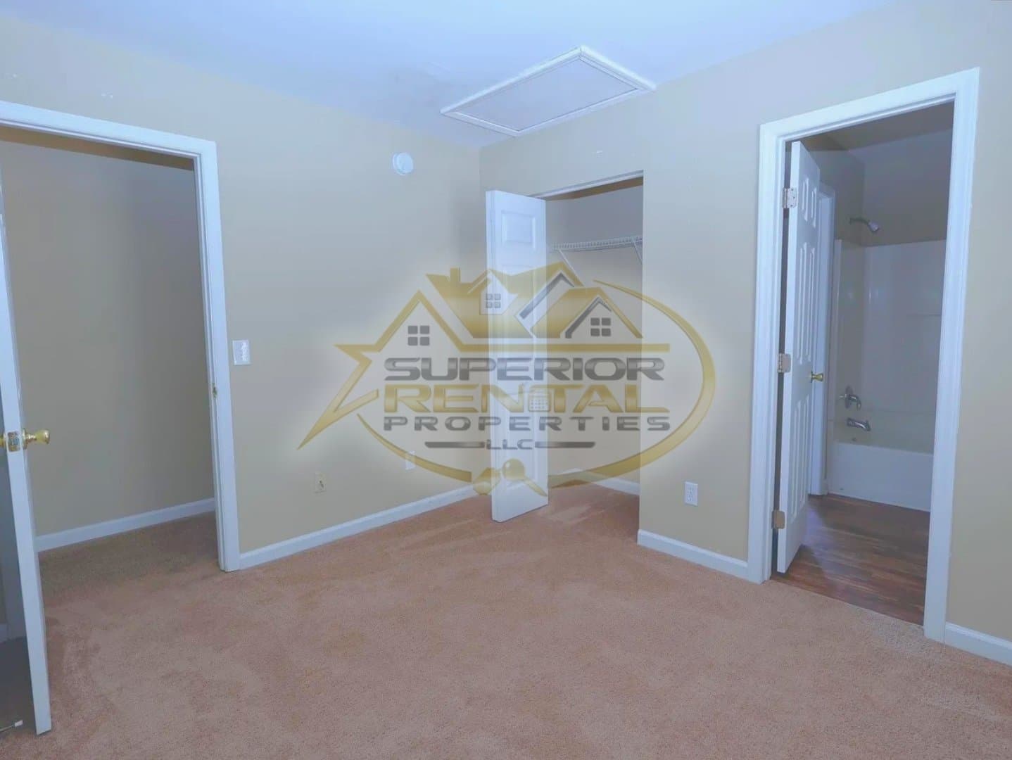 Columbia House: 515 Summit Terrace Court